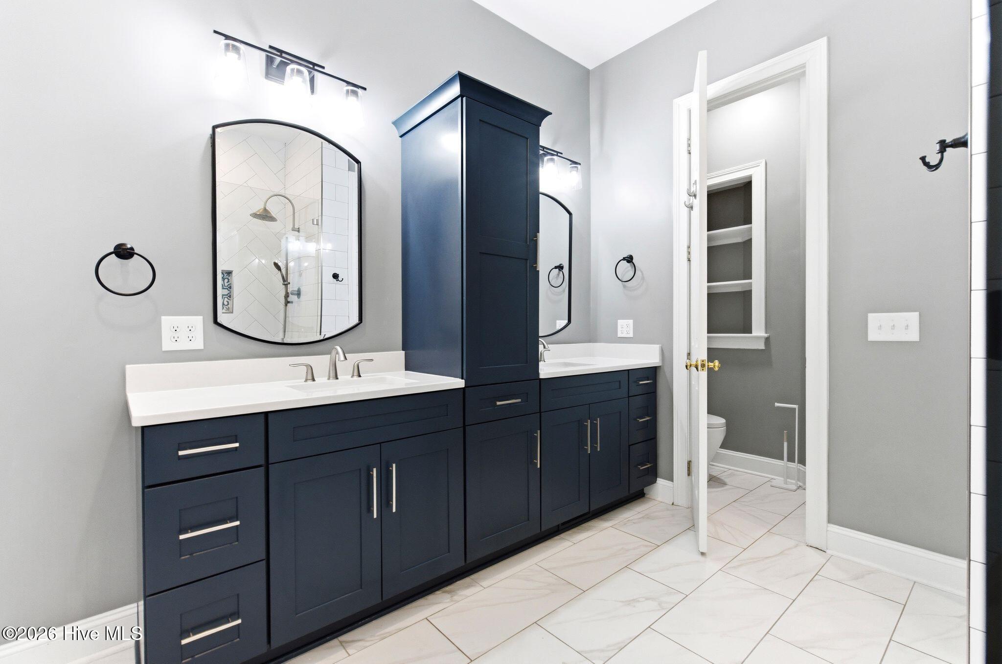 100567139 | Photo 28