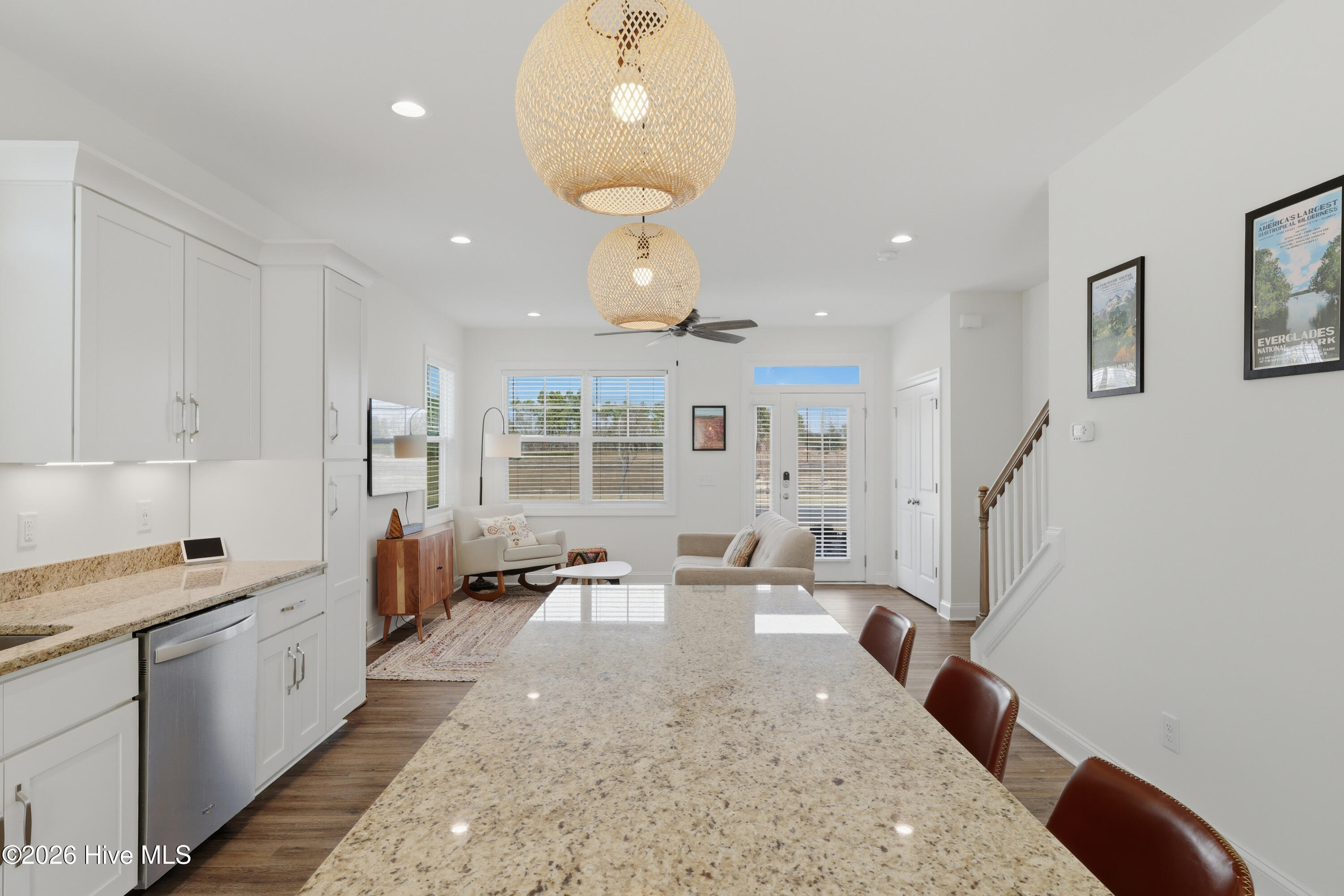 100558751 | Photo 13