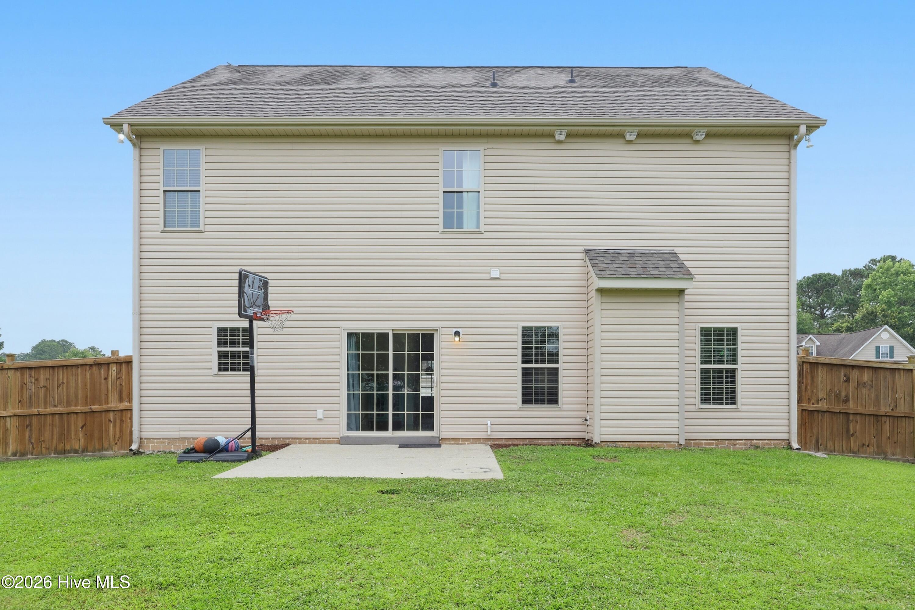 200 Wedgefield Circle,Maple Hill