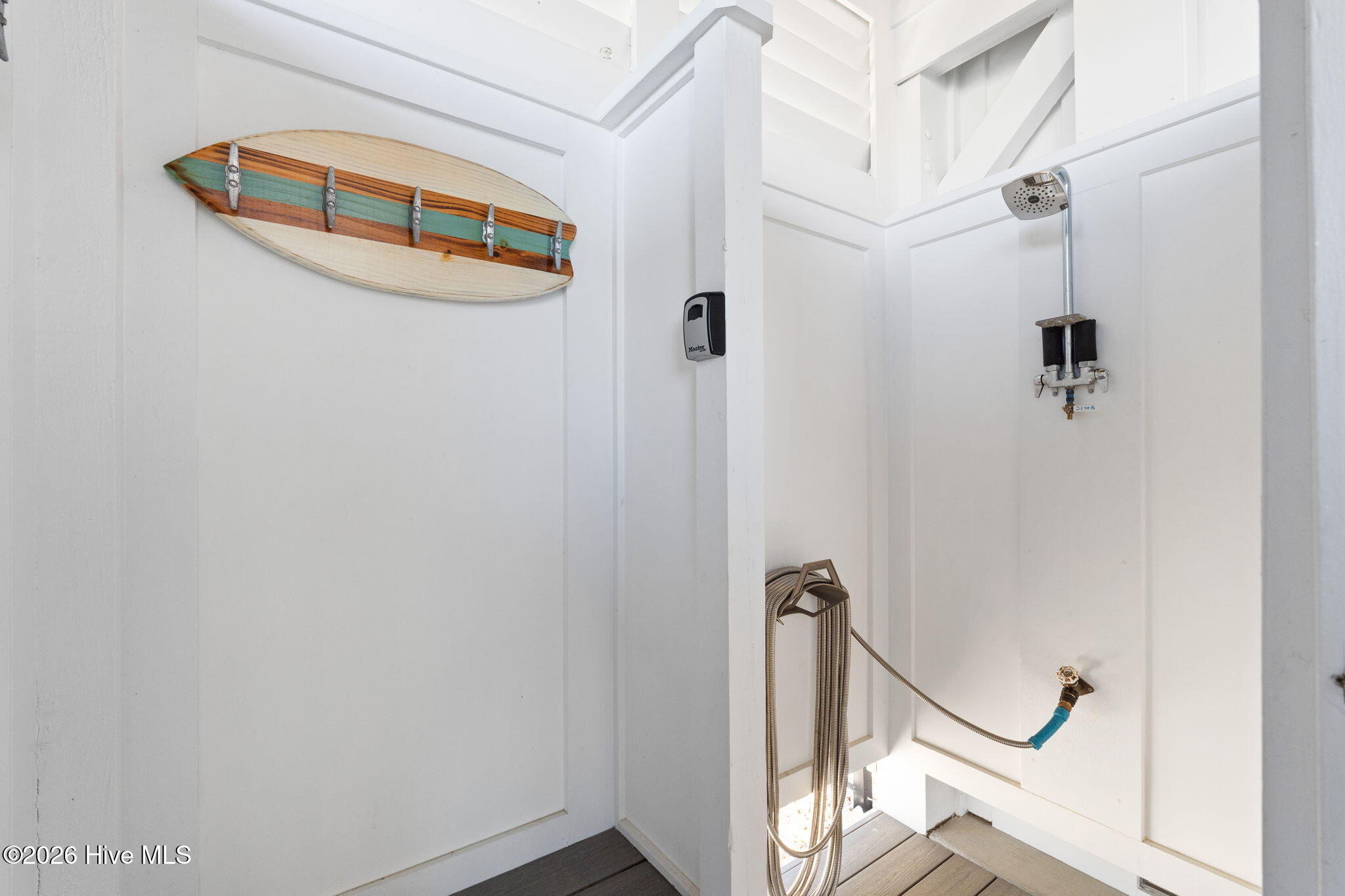 100562376 | Photo 49