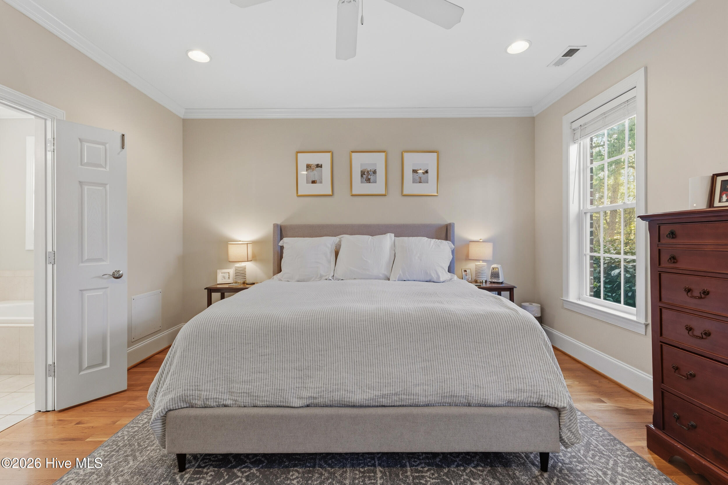 100558582 | Photo 20