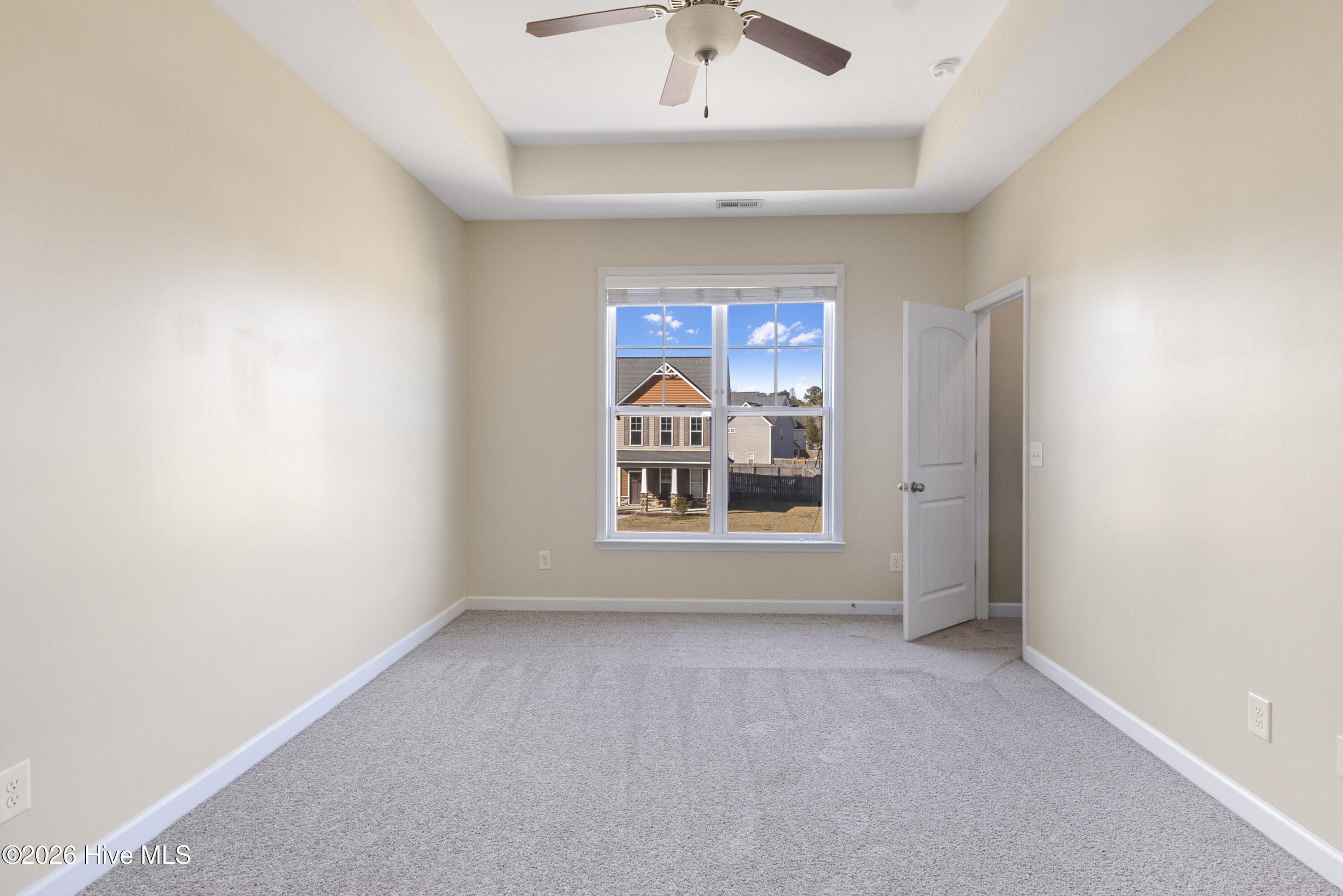 100552457 | Photo 15