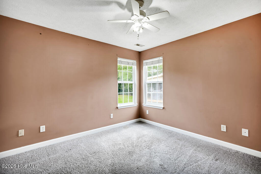 100570666 | Photo 22