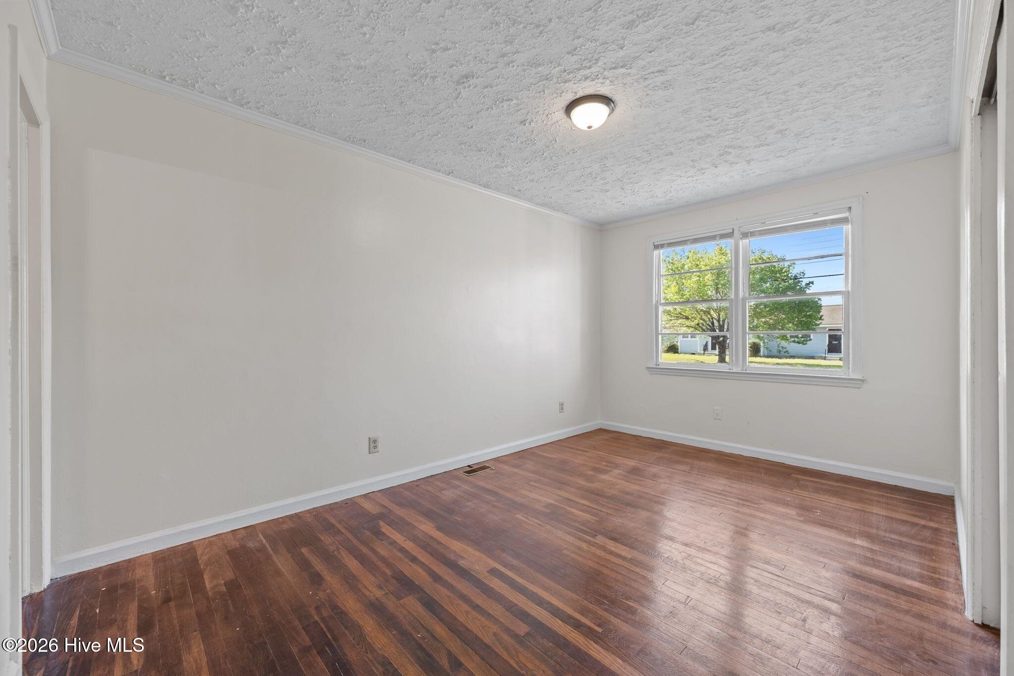 100562328 | Photo 32