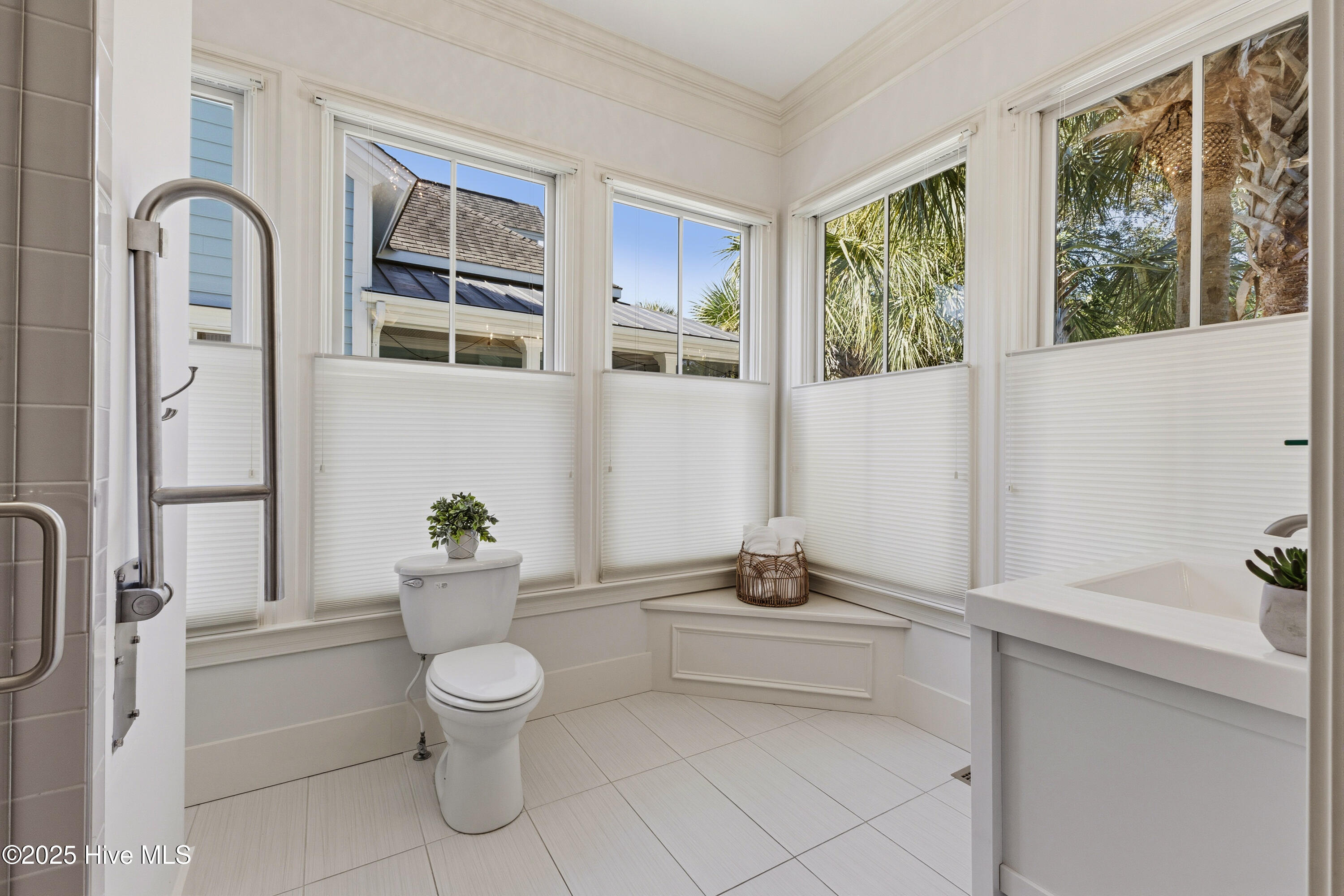 100541360 | Photo 26