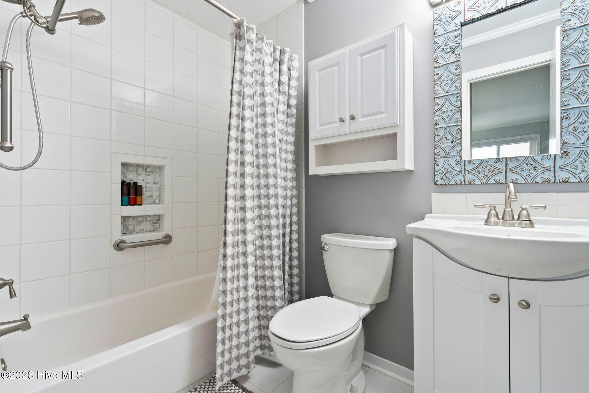 100554597 | Photo 34