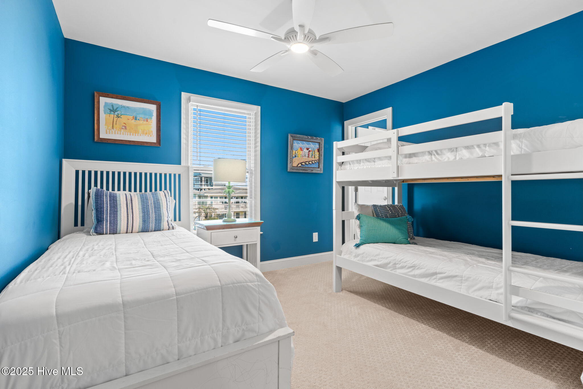 100542576 | Photo 58