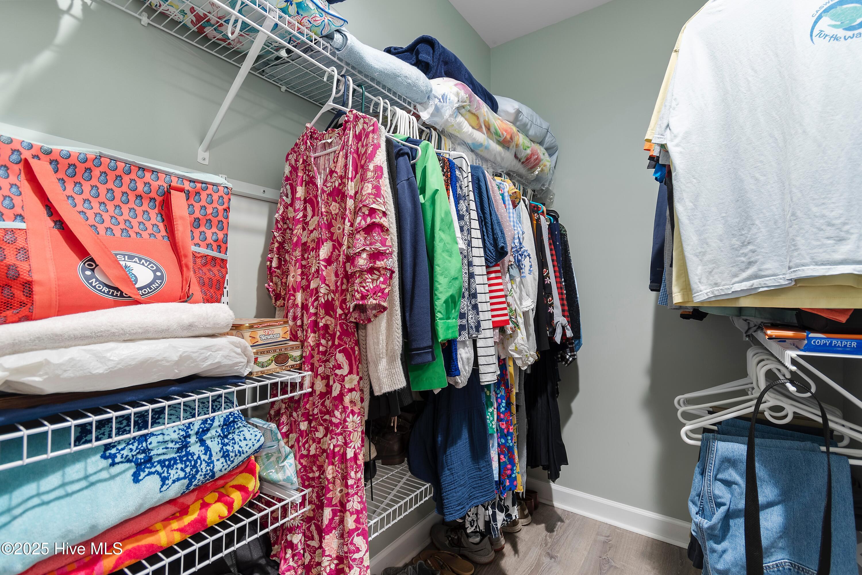 100538437 | Photo 26