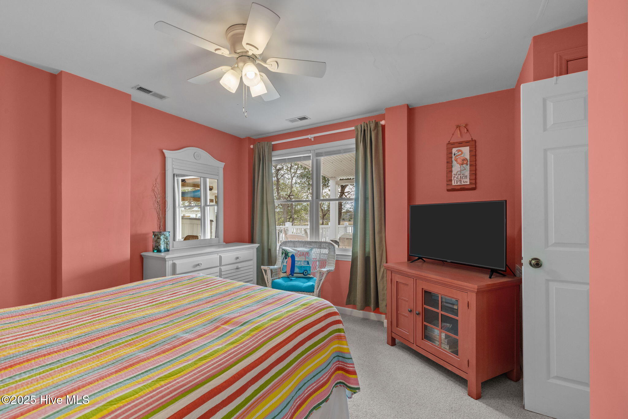 100542627 | Photo 44