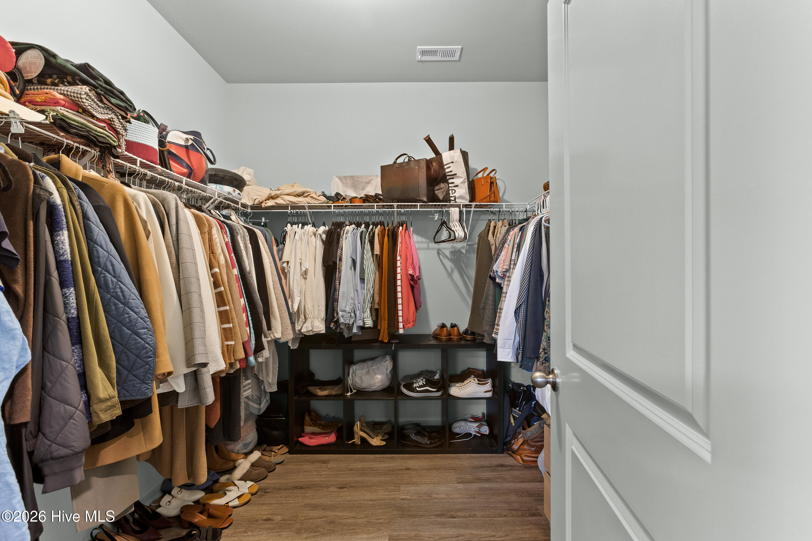 100552254 | Photo 22