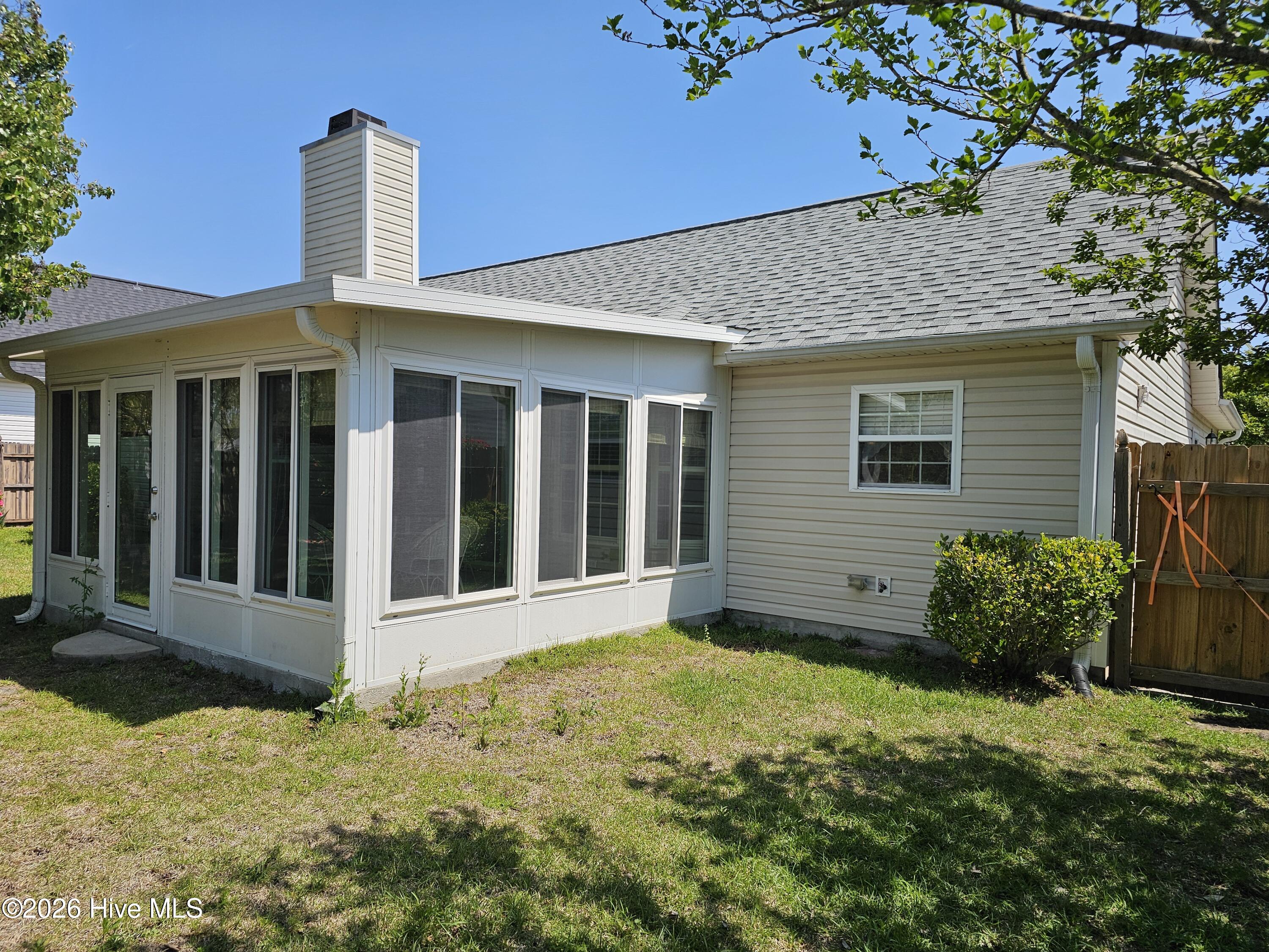 100566879 | Photo 22