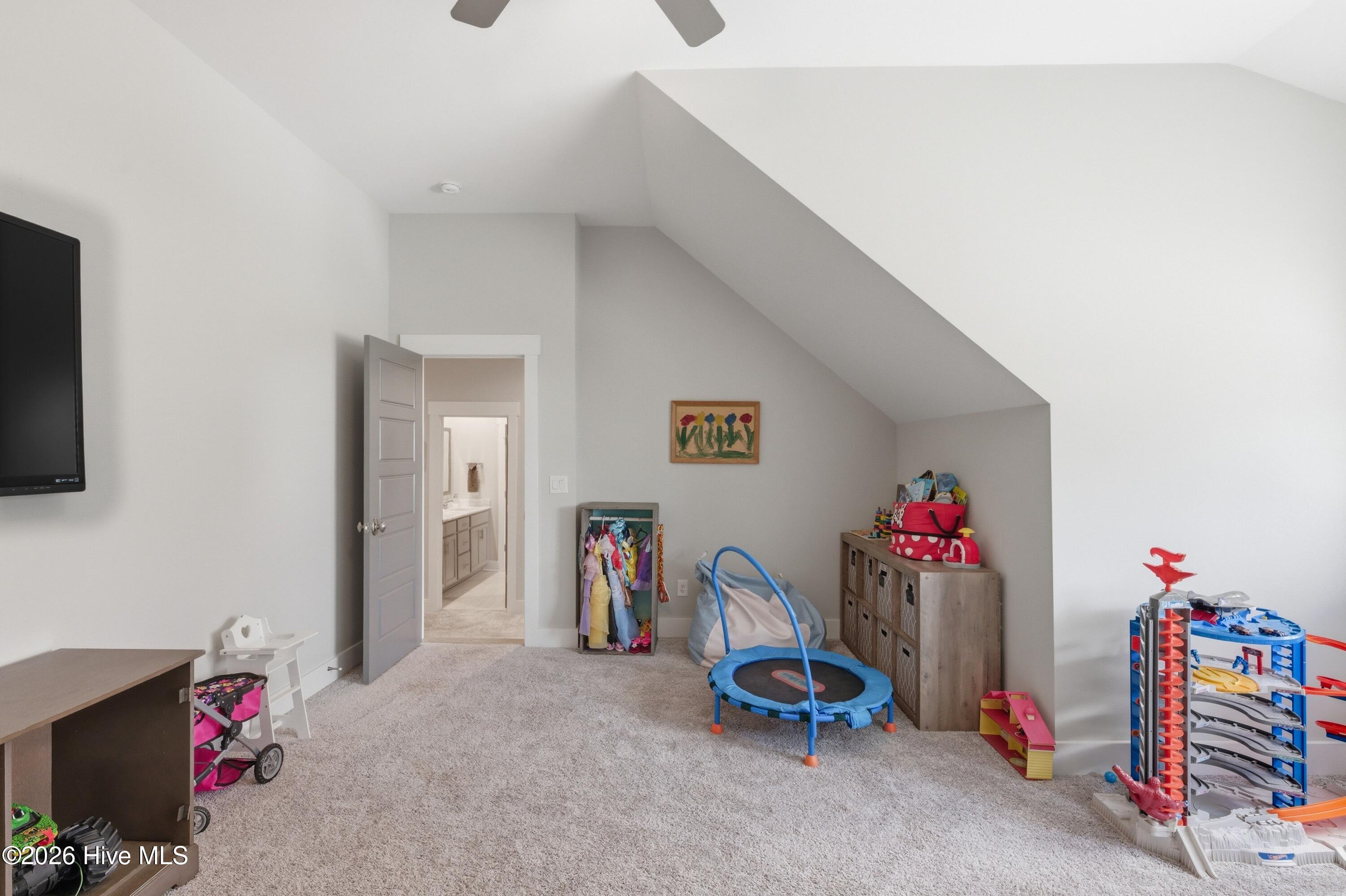 100564448 | Photo 47