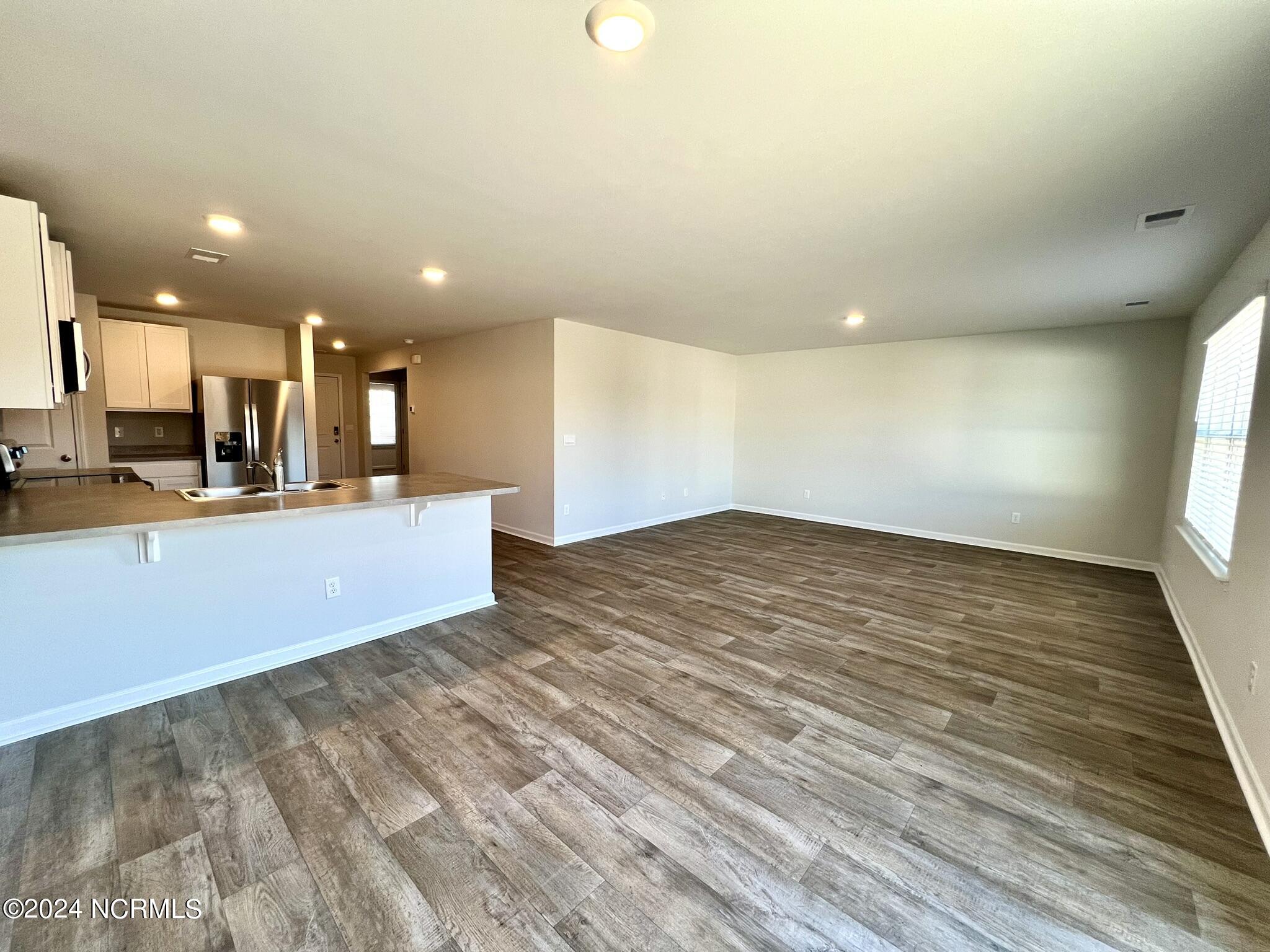 100565972 | Photo 13