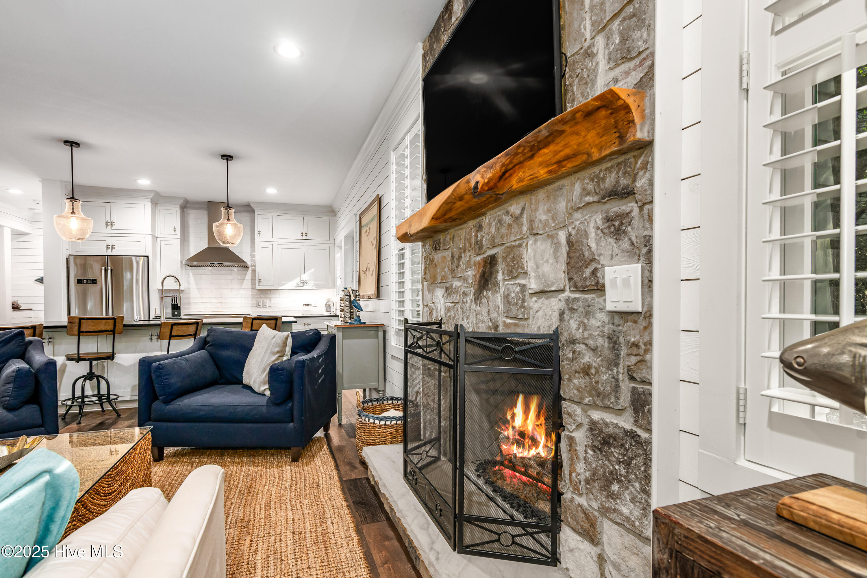 100530236 | Photo 22