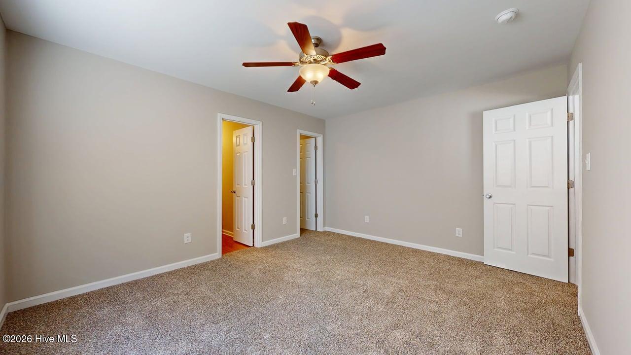 100552831 | Photo 11