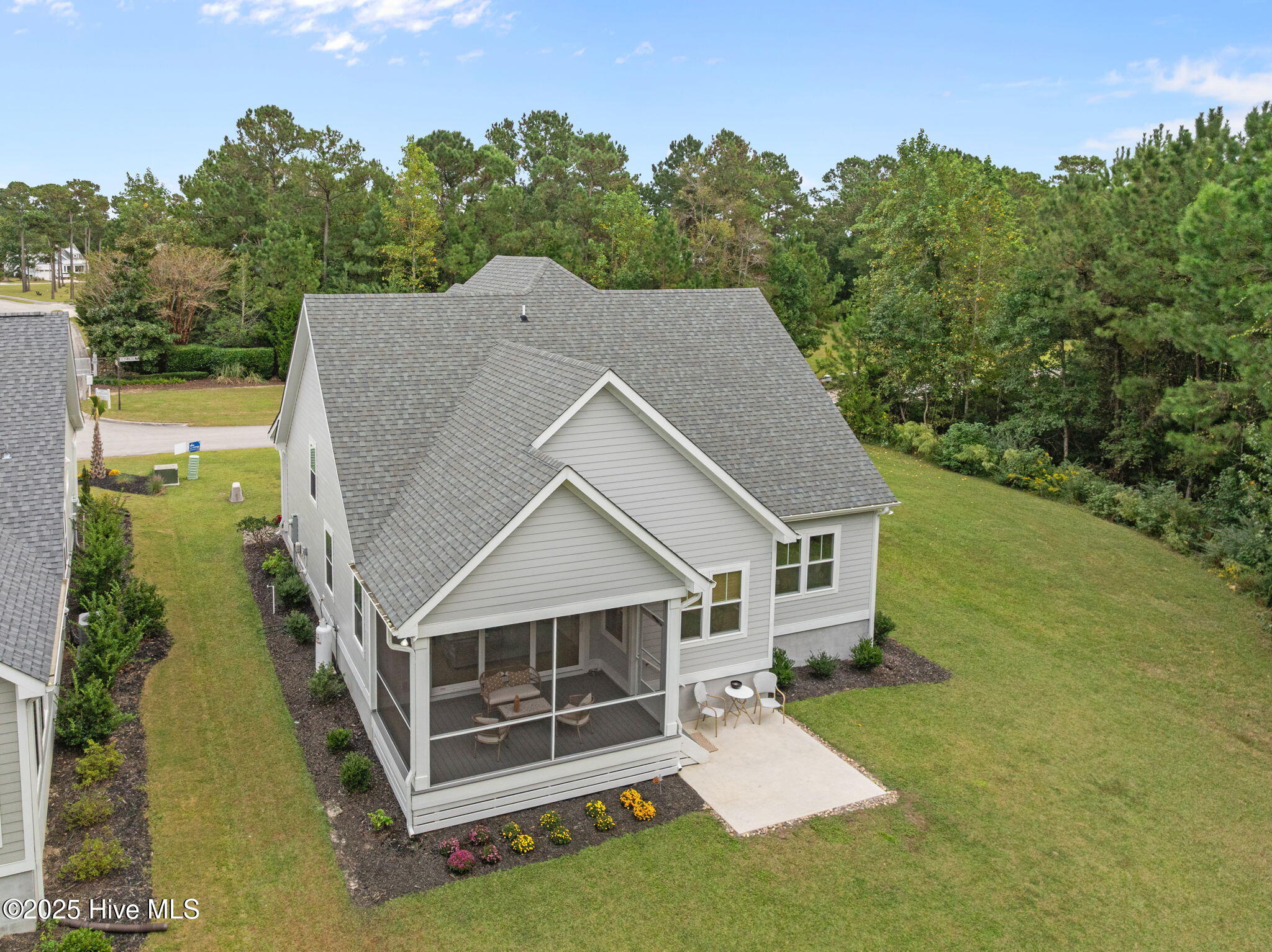 100535671 | Photo 42