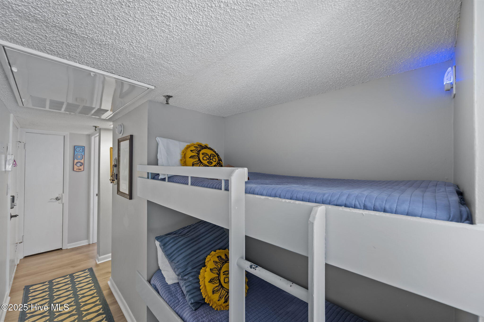 100537273 | Photo 19