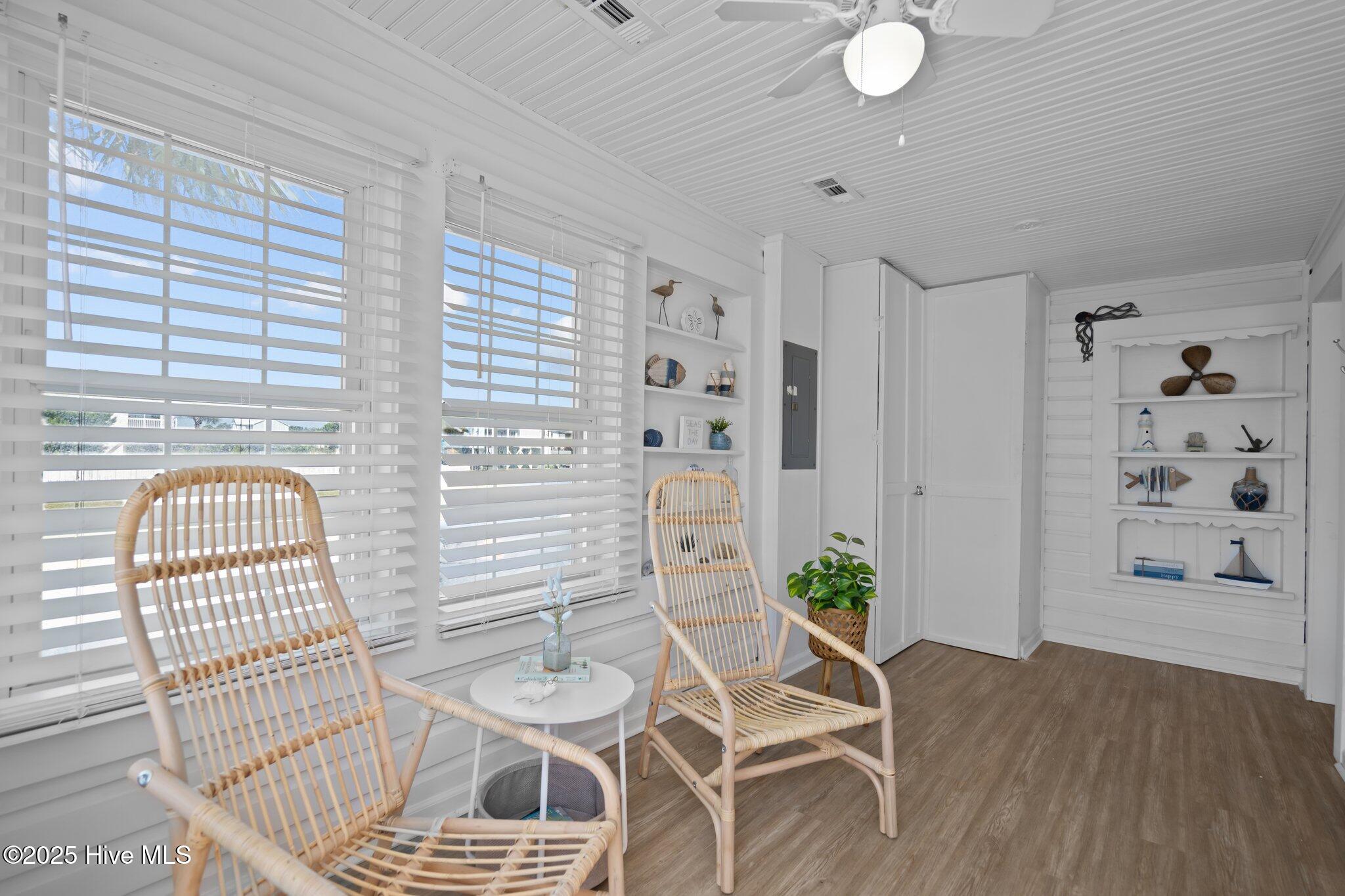 100537194 | Photo 97