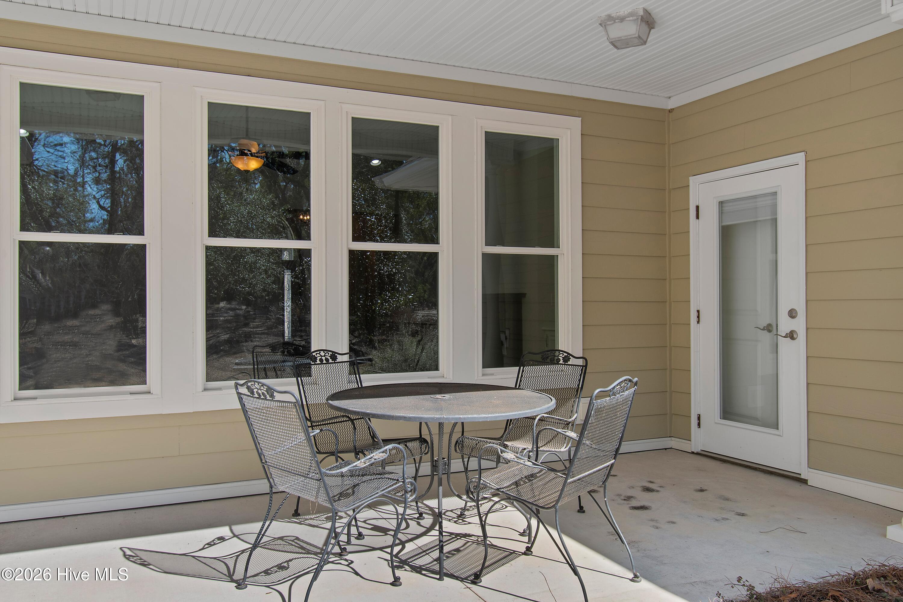 100556573 | Photo 51