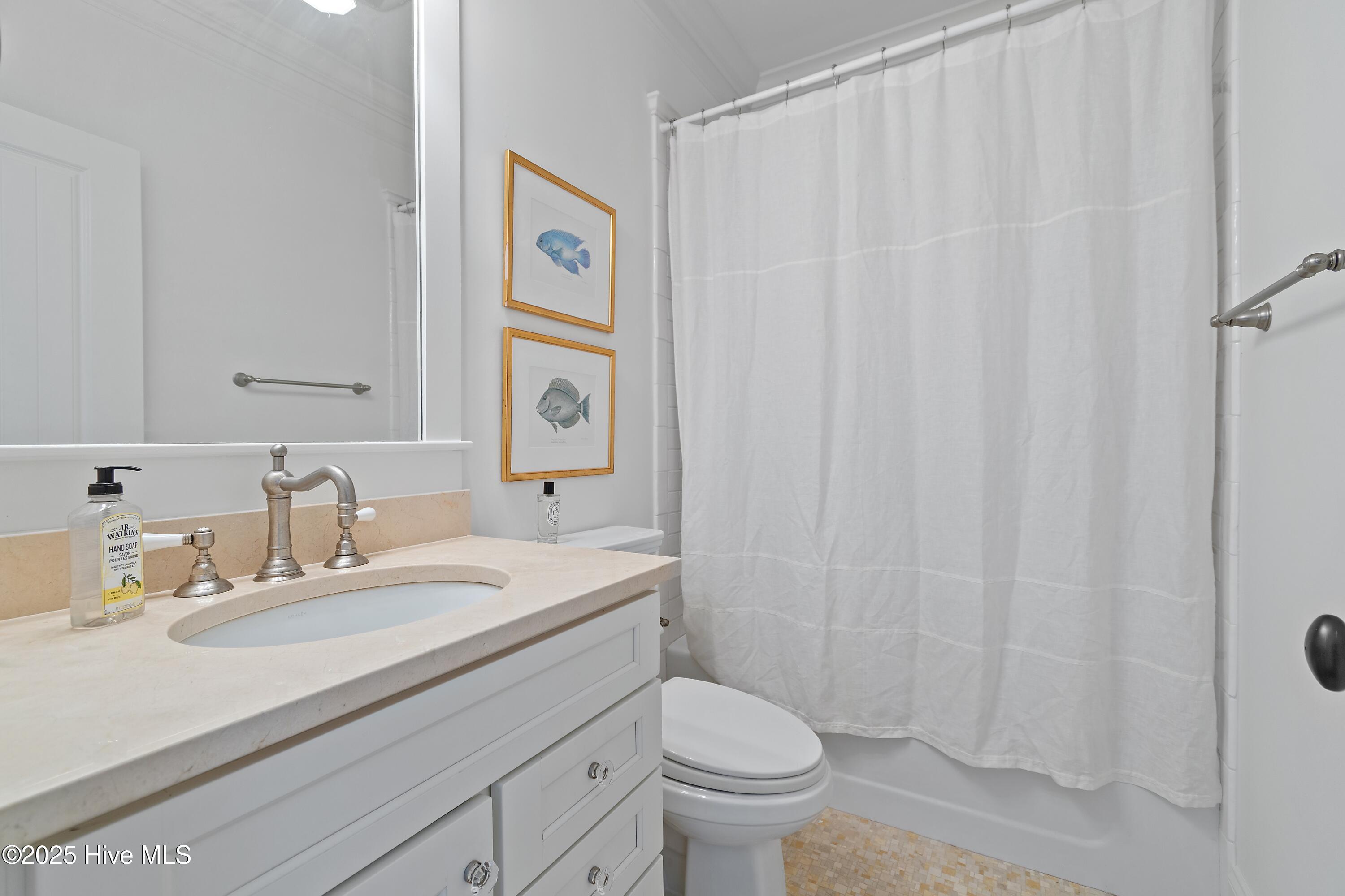 100519693 | Photo 32