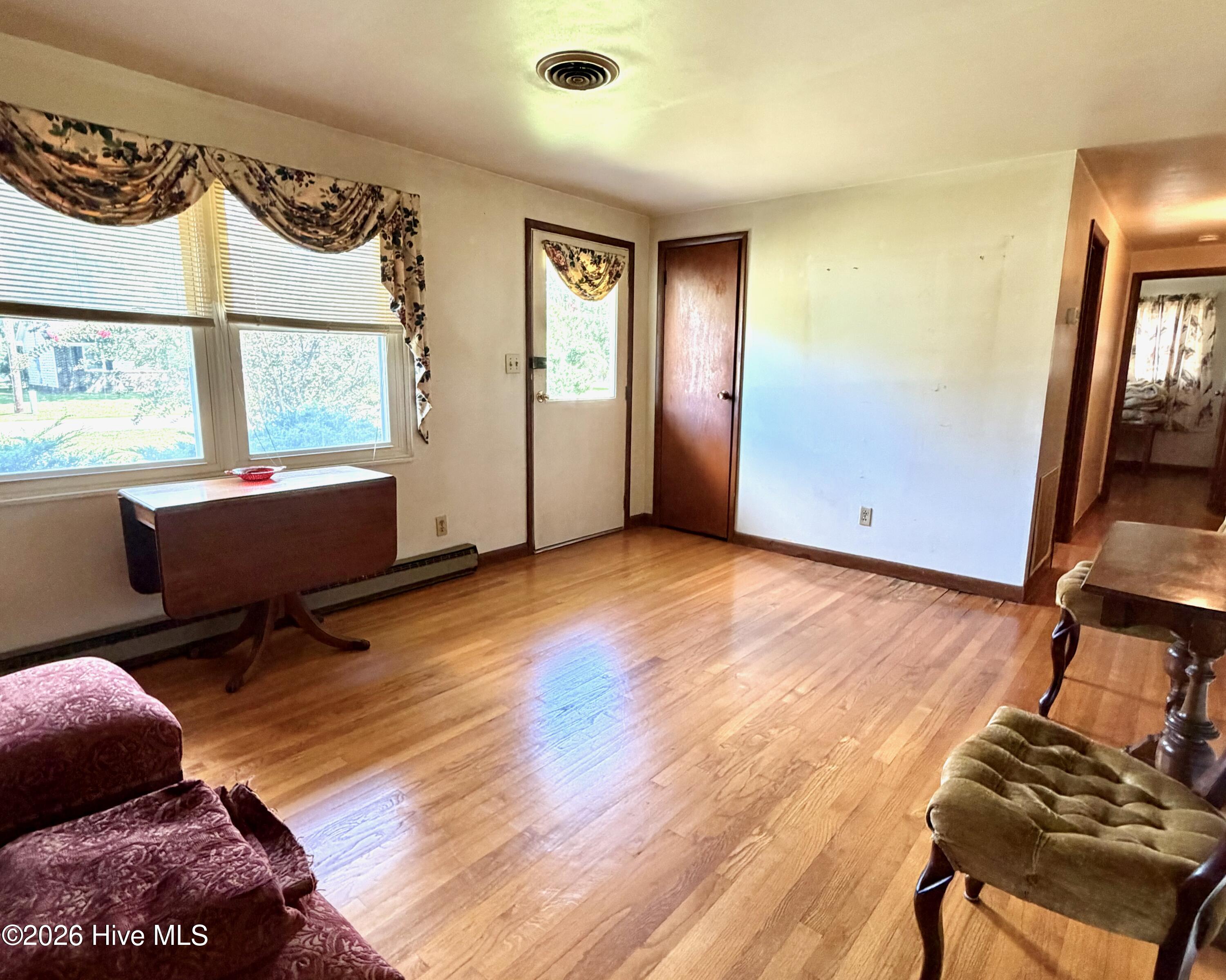 2802 Easy Street,Newport