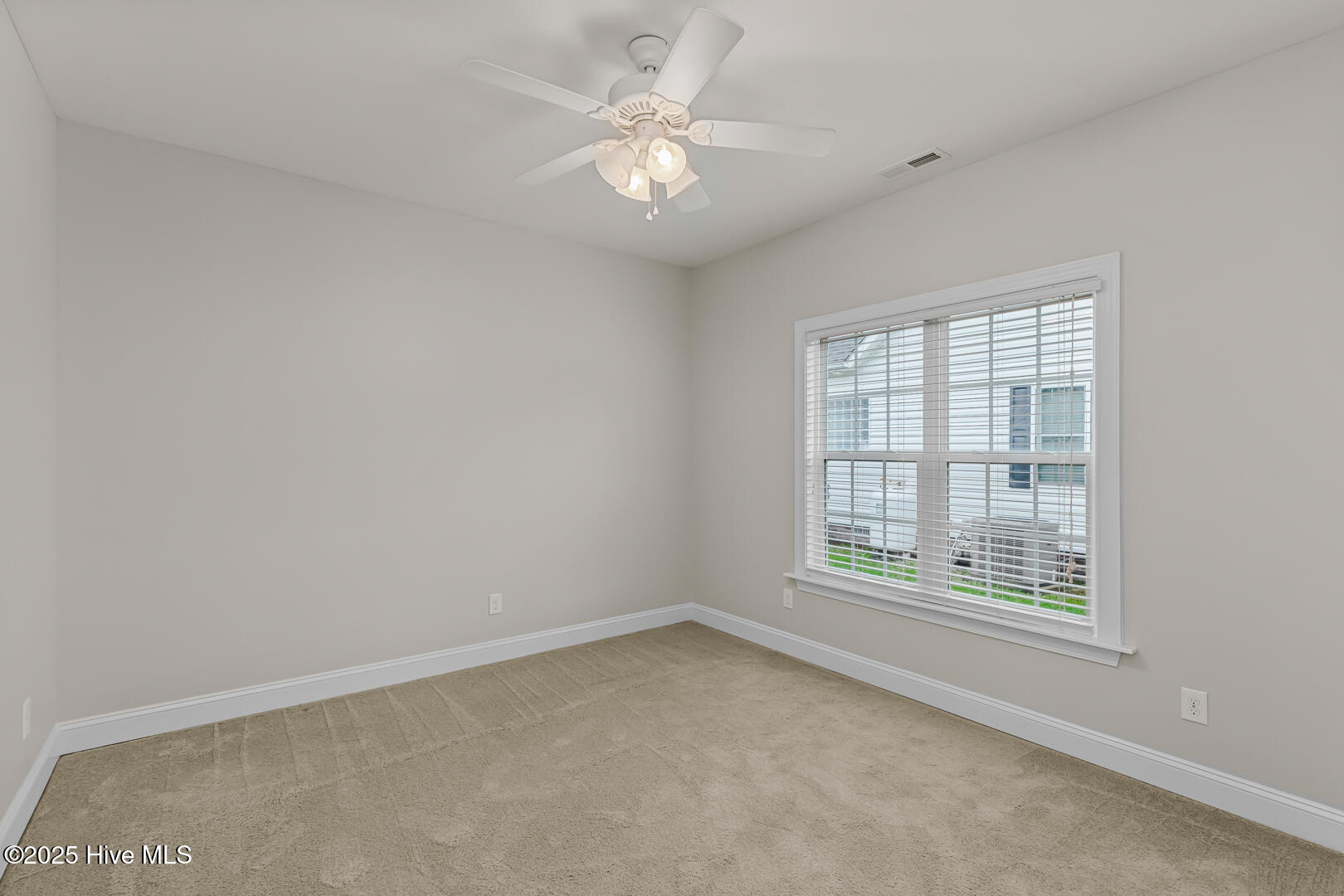 100543742 | Photo 56