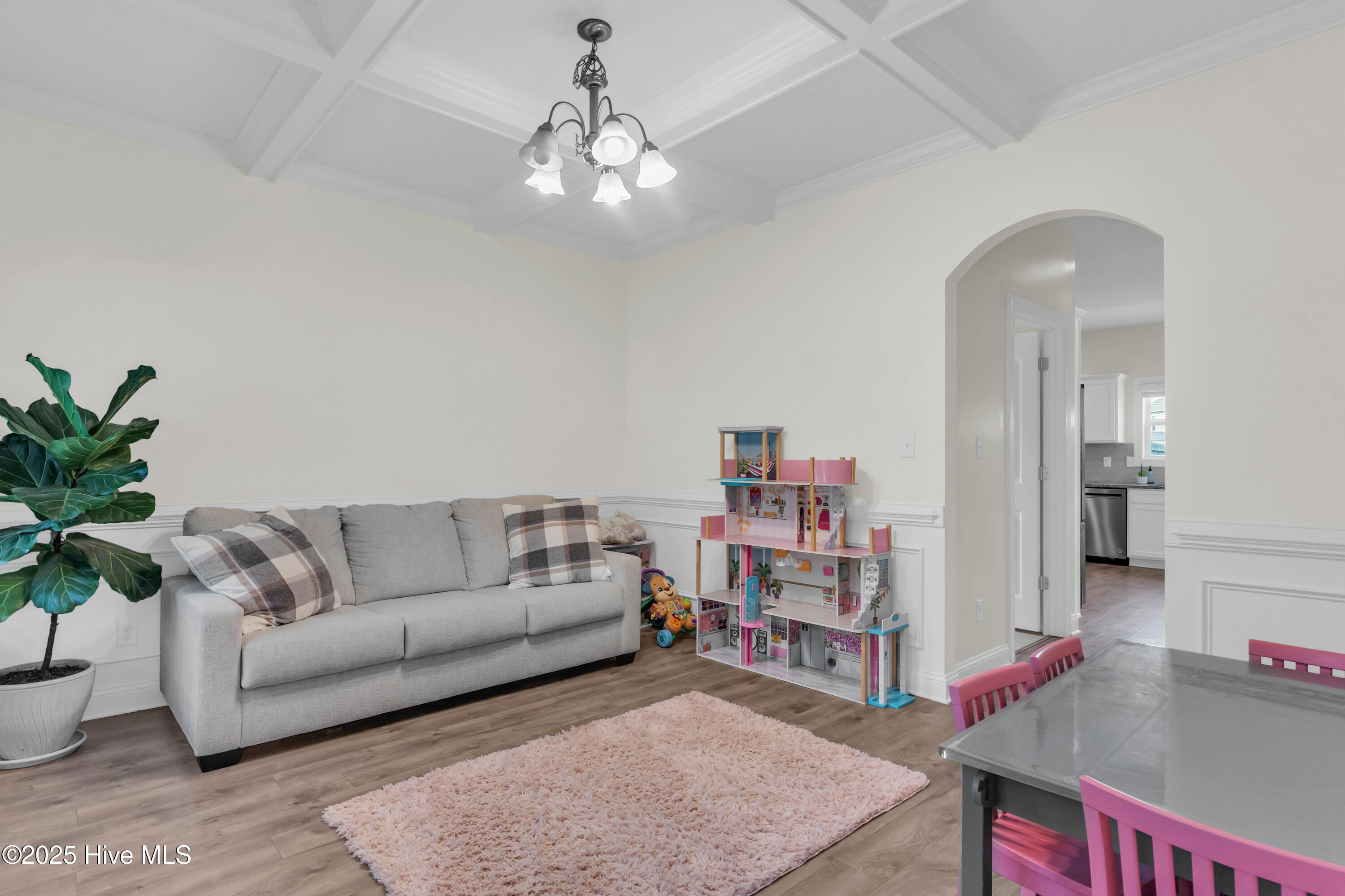 100534208 | Photo 17