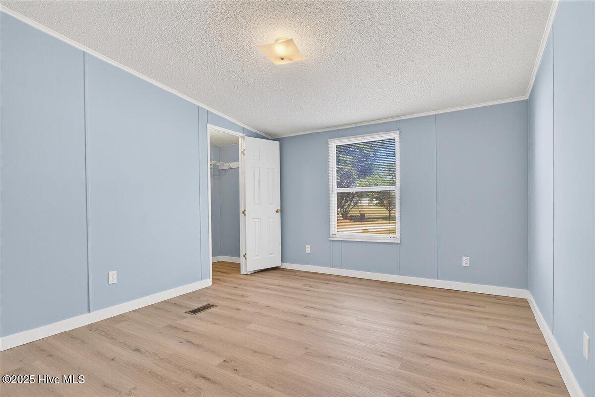 100543230 | Photo 24