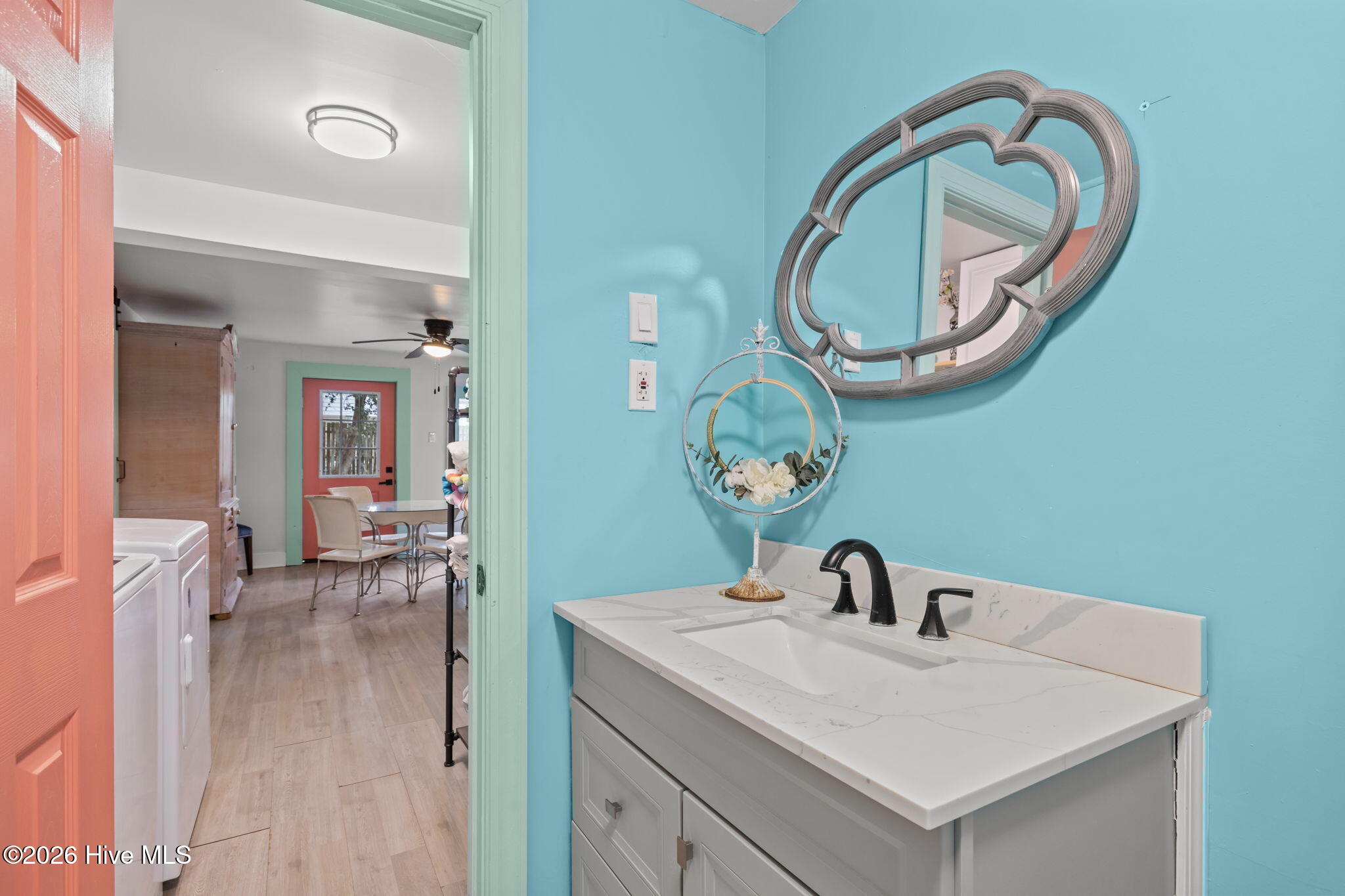 100552691 | Photo 18