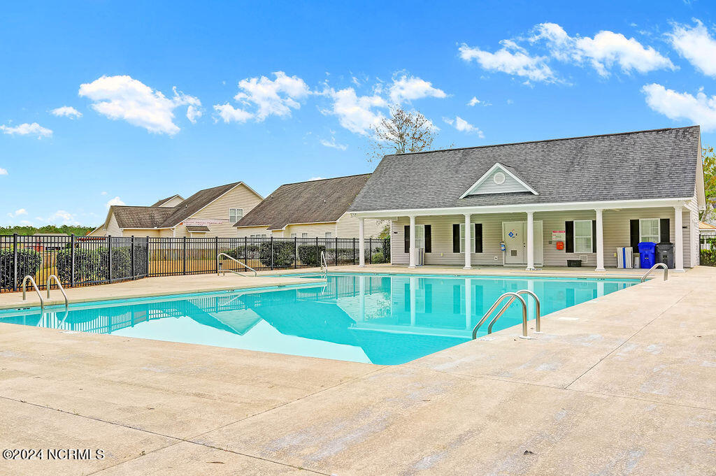 100565738 | Photo 44