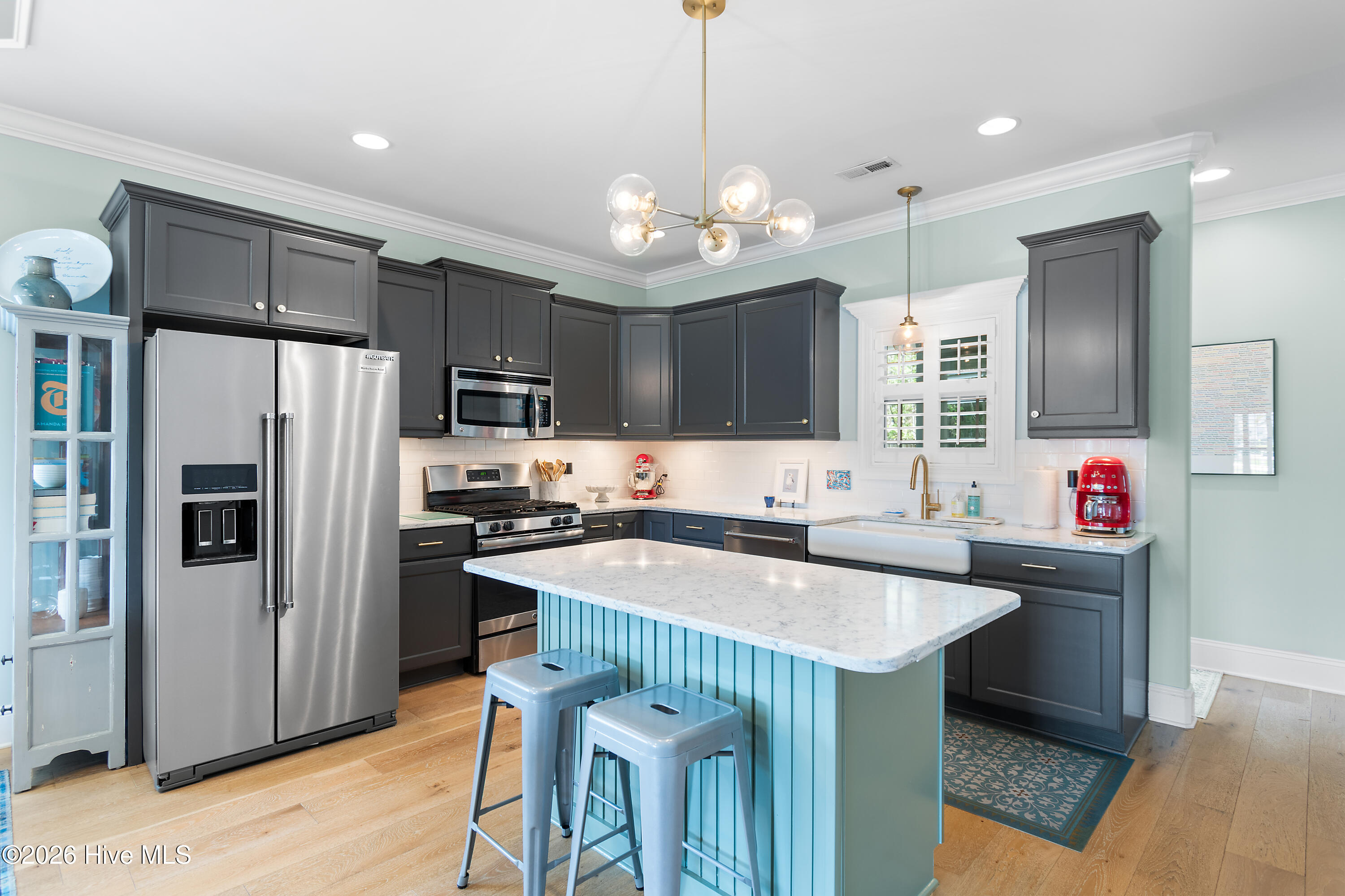 100566075 | Photo 16