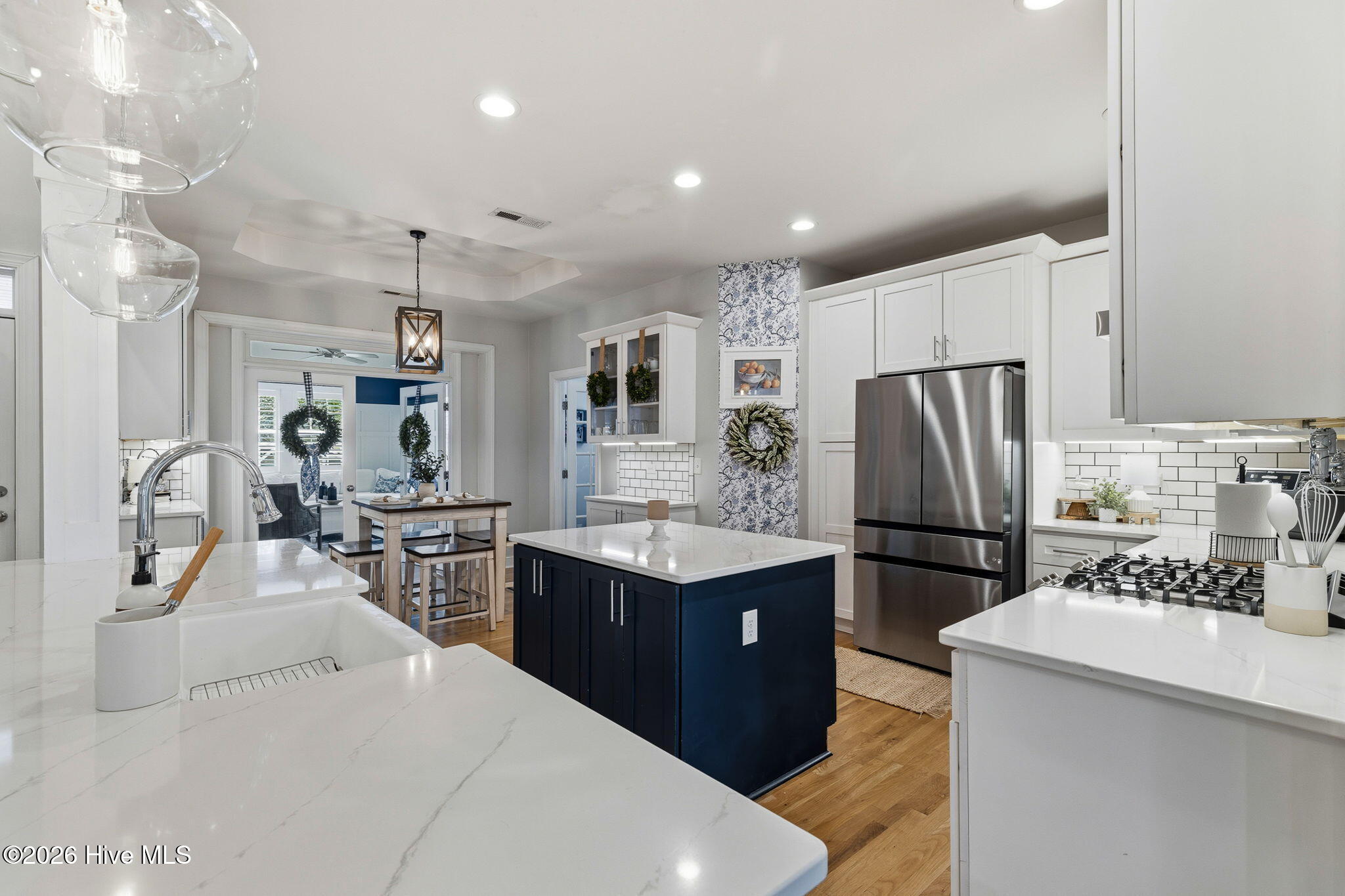 100561515 | Photo 27