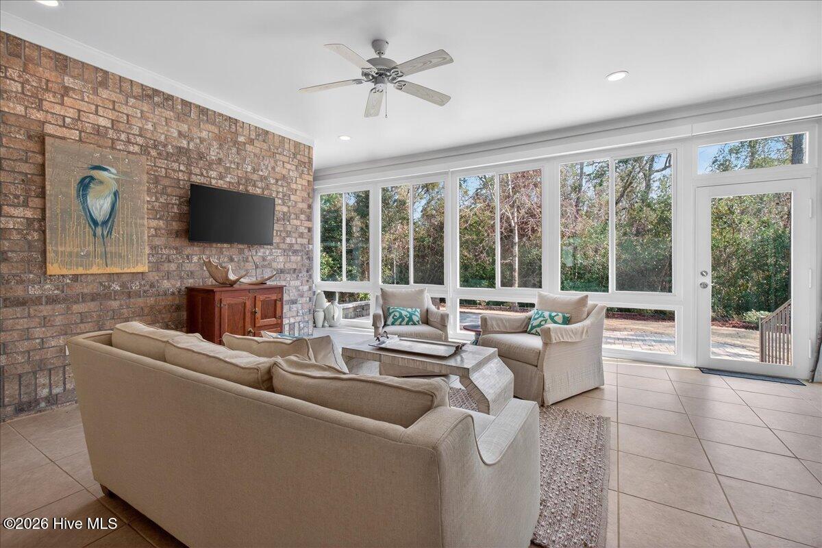 100556753 | Photo 27