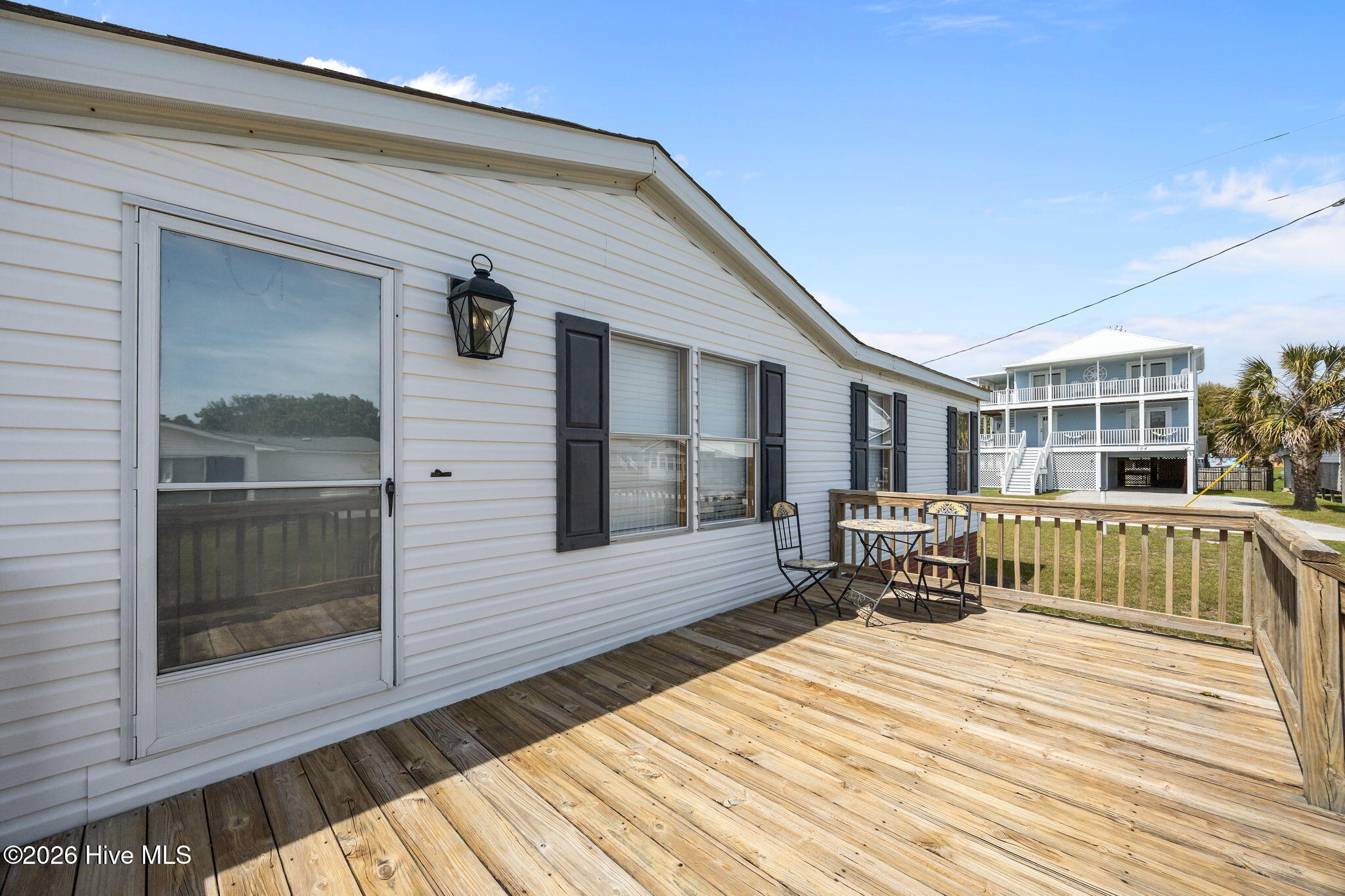 100566757 | Photo 33