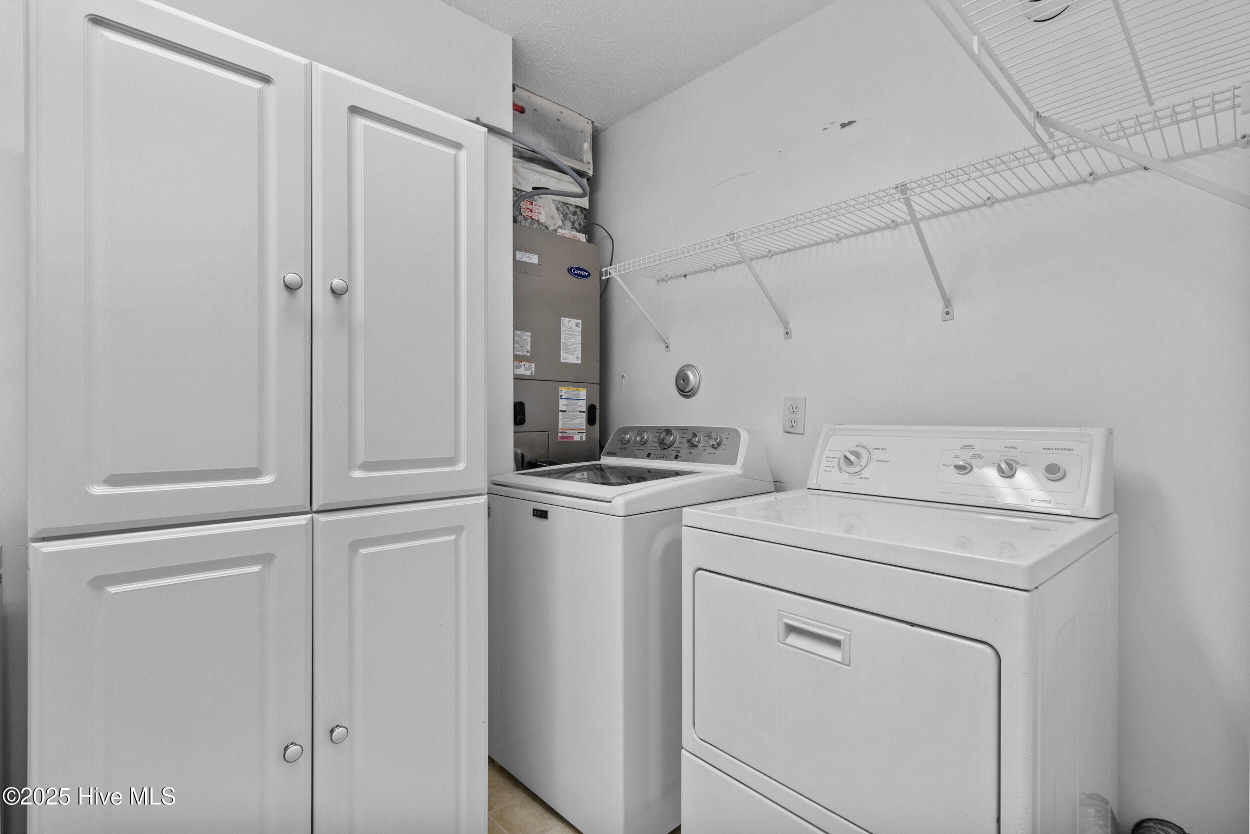 100528795 | Photo 28