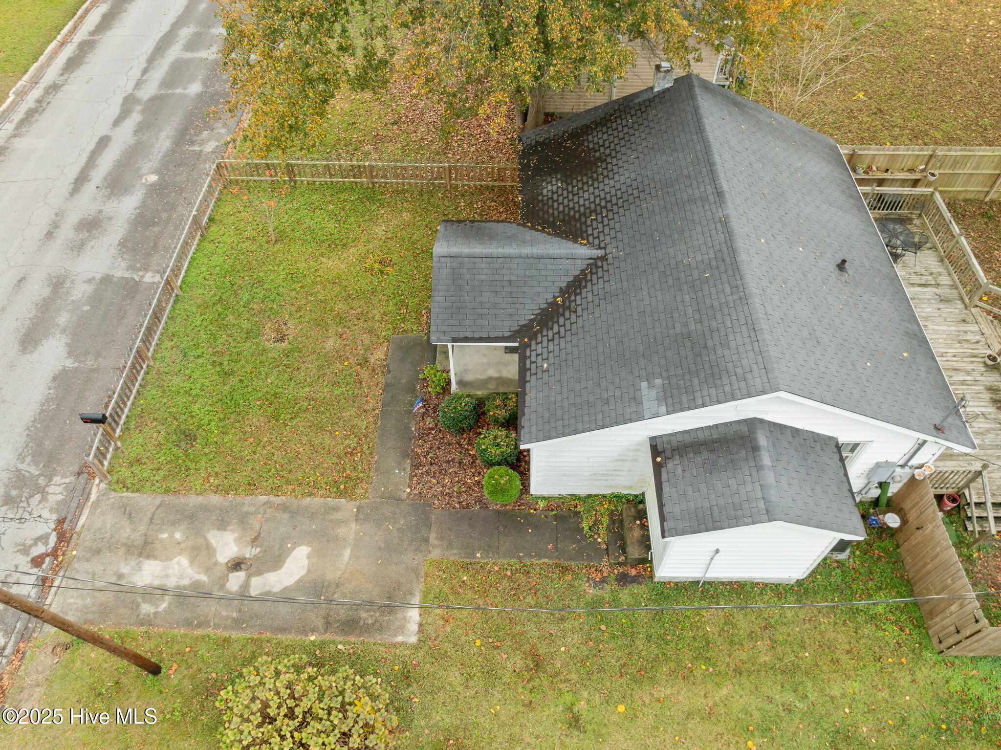 100549332 | Photo 25