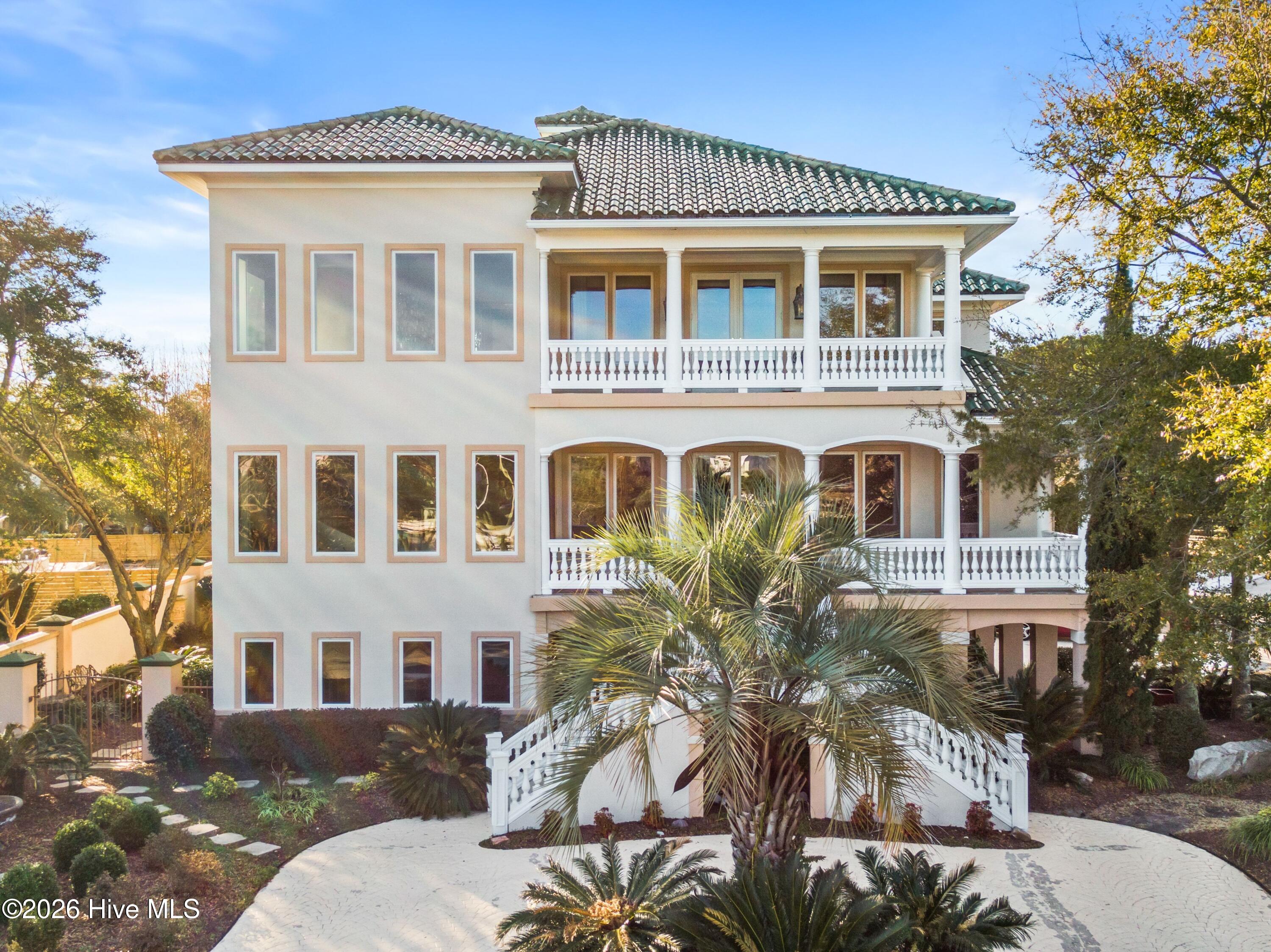 100557099 | Photo 61