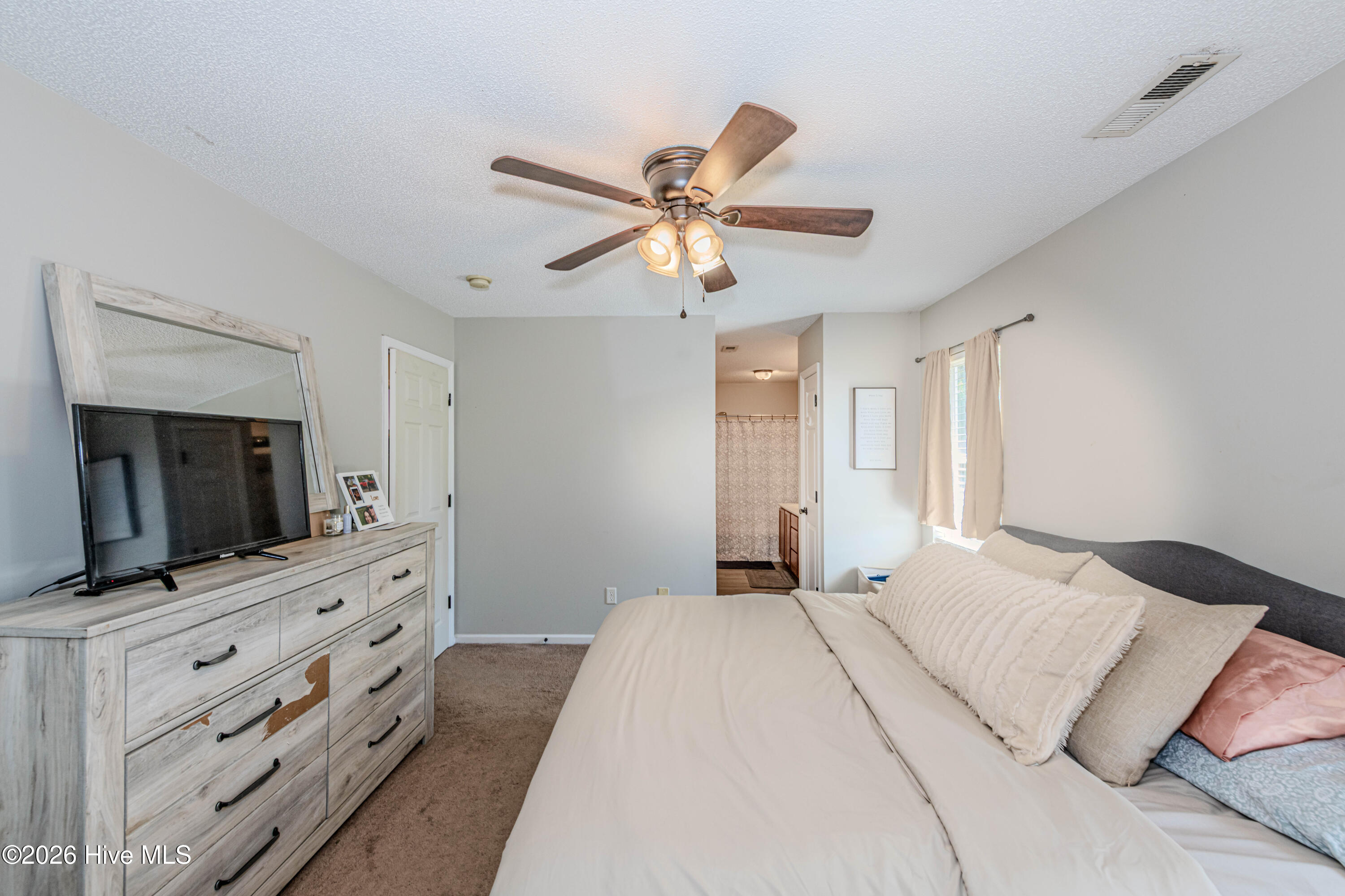 100567742 | Photo 16