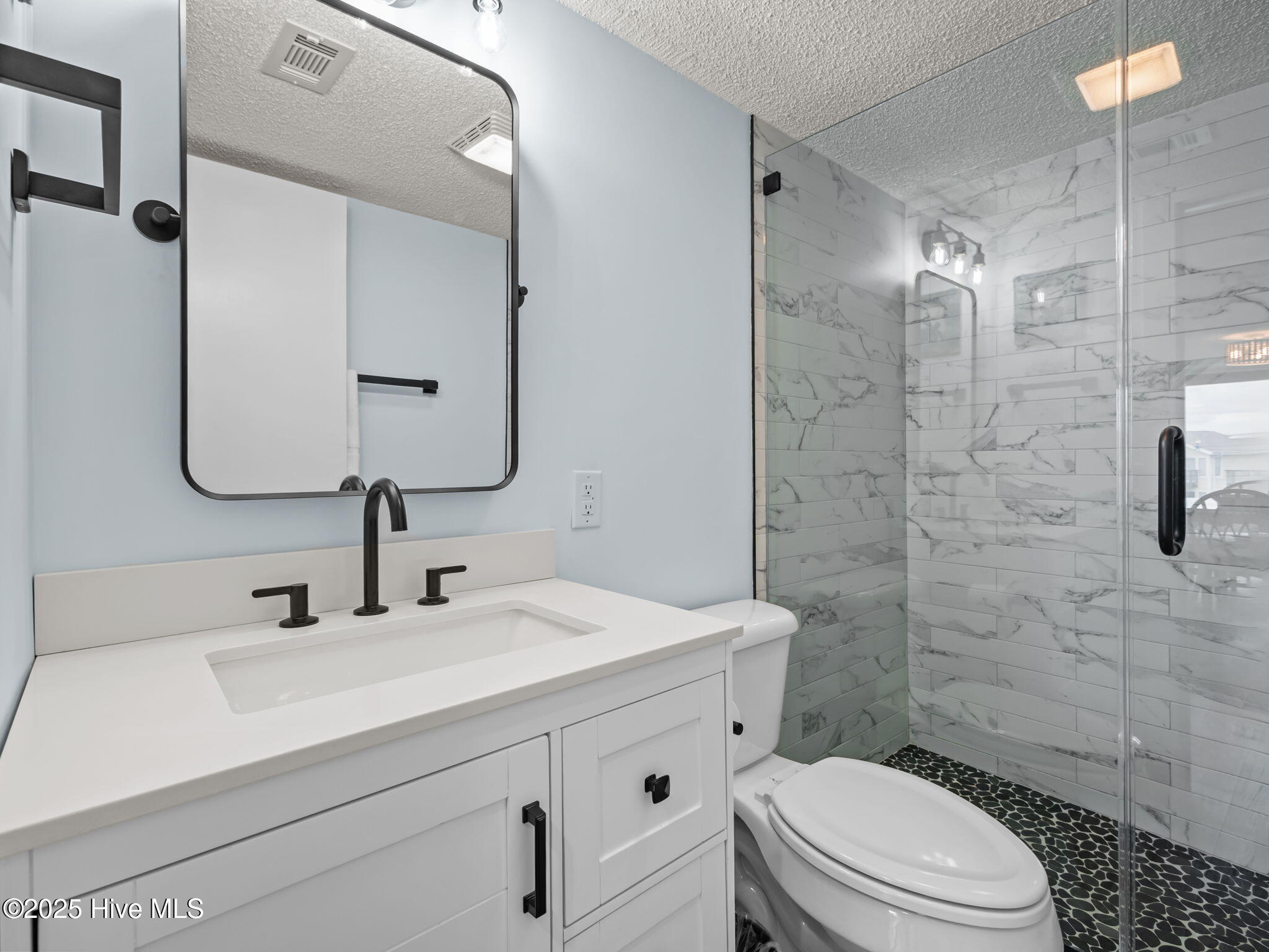 100520425 | Photo 36