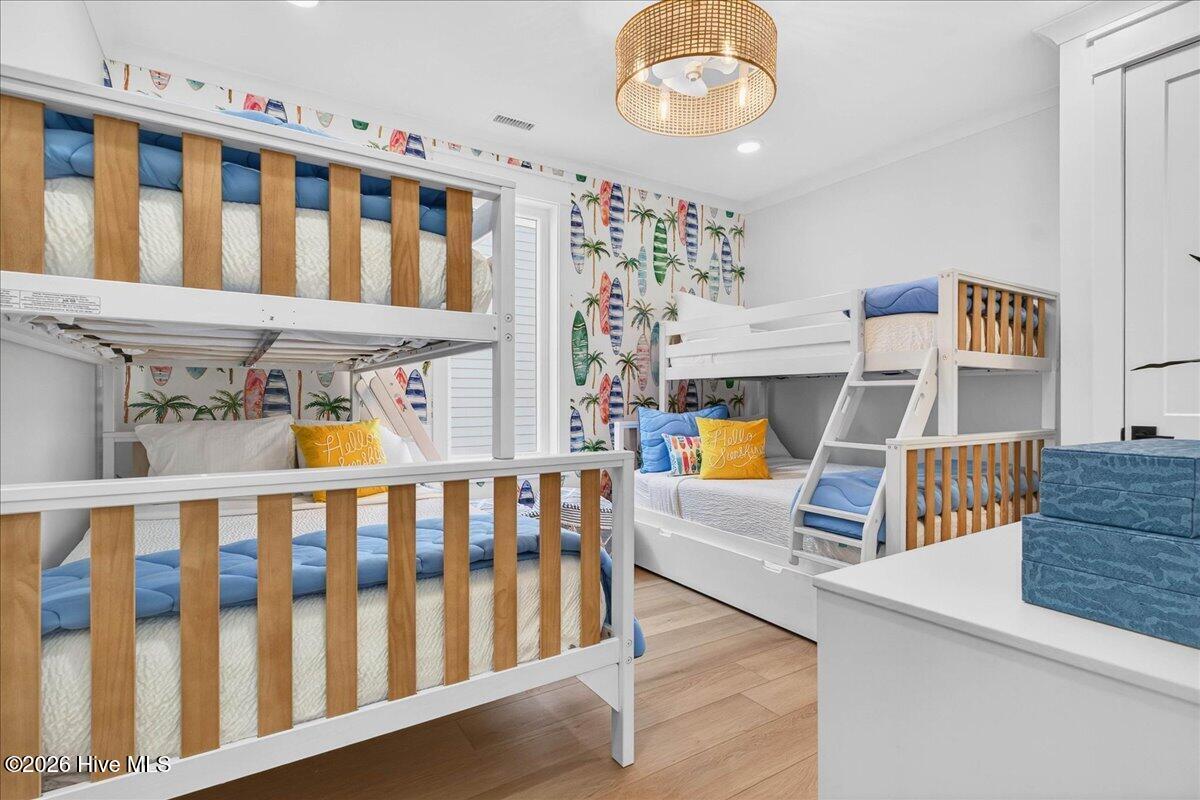 100543299 | Photo 19