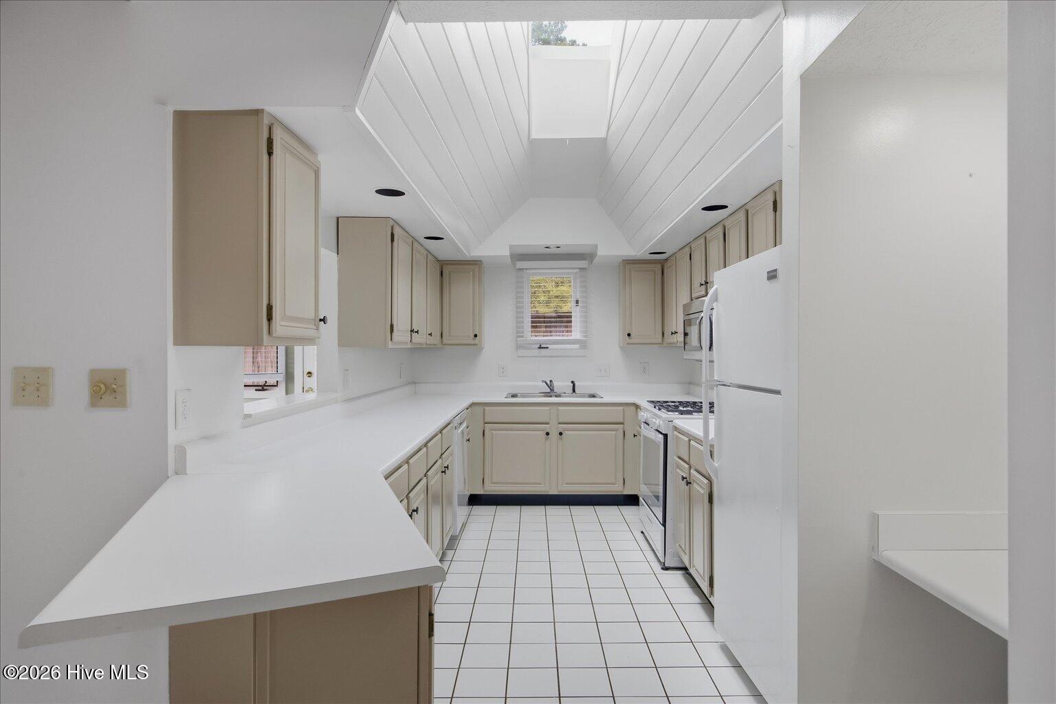 100555518 | Photo 19