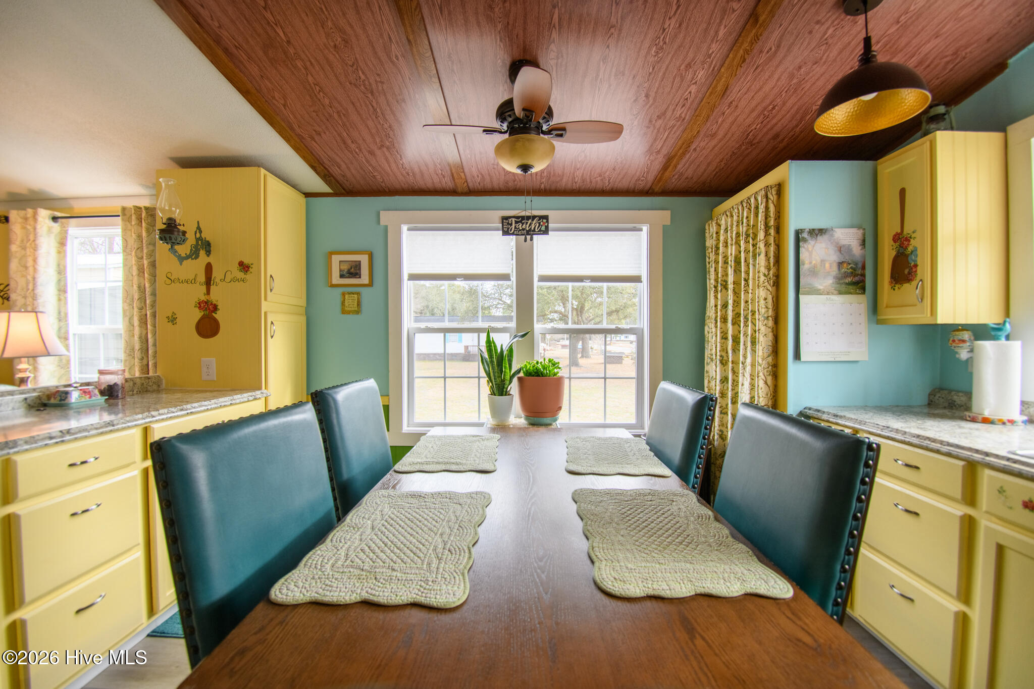 100558747 | Photo 33