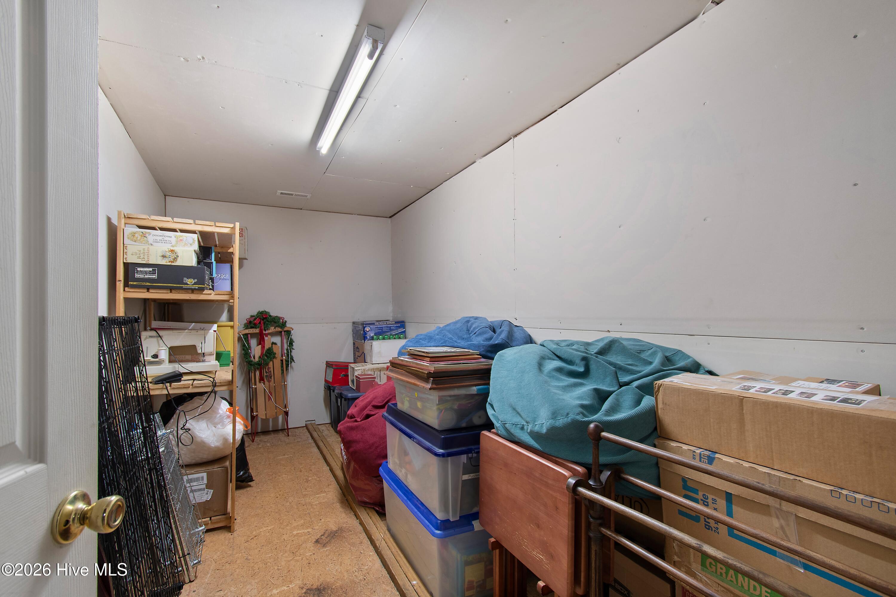 100557471 | Photo 48