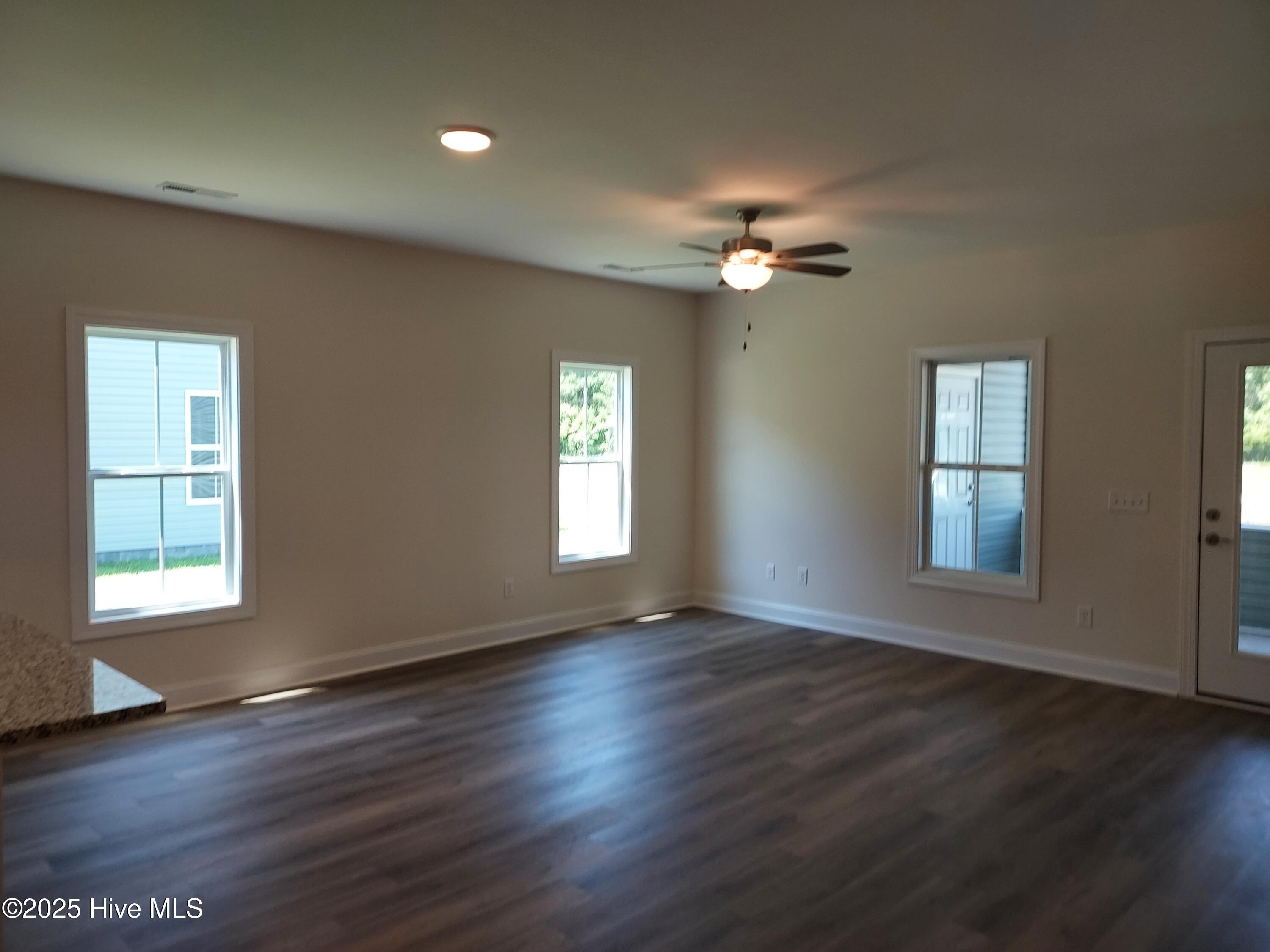 100512764 | Photo 19