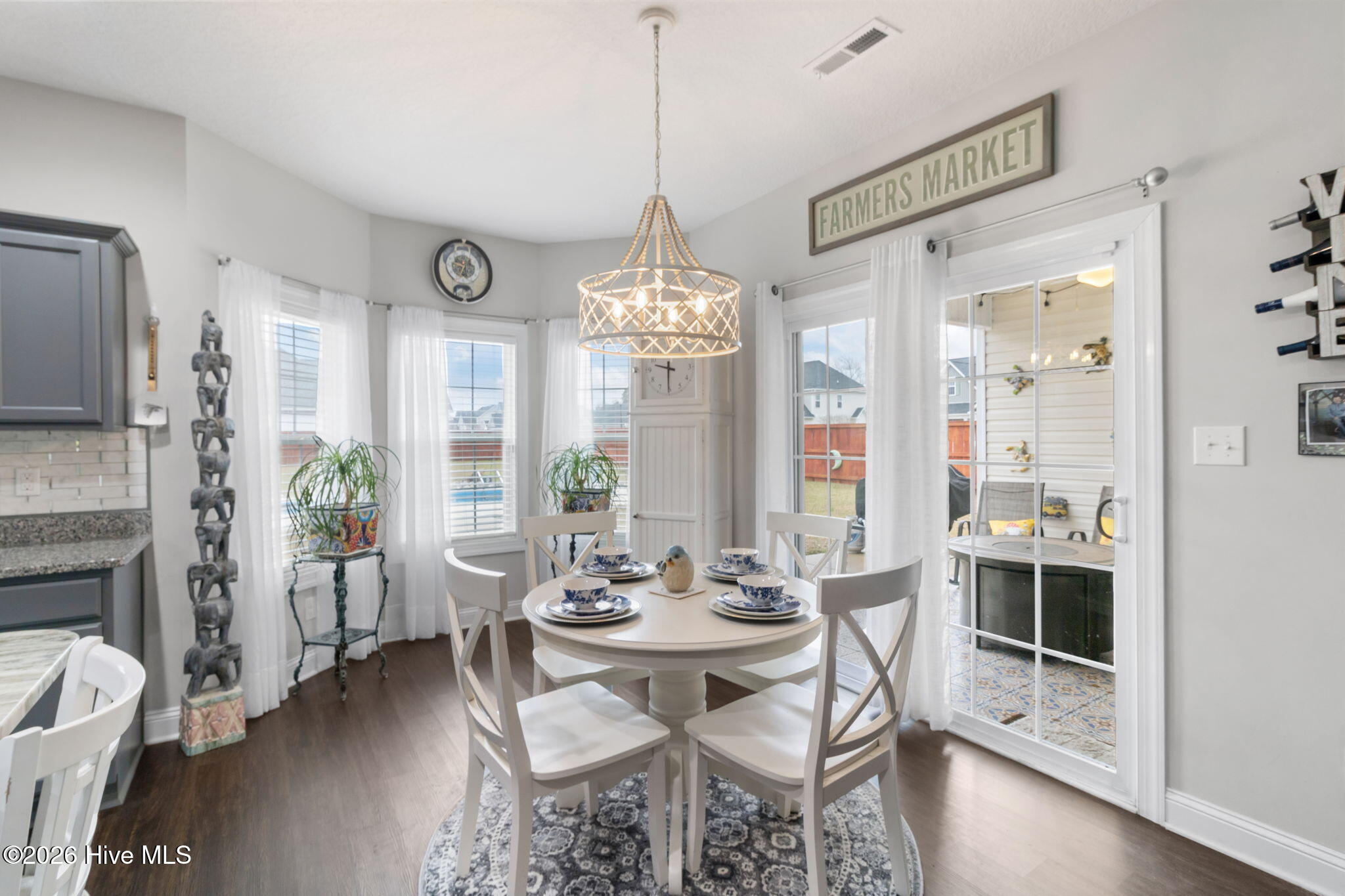 100560055 | Photo 10