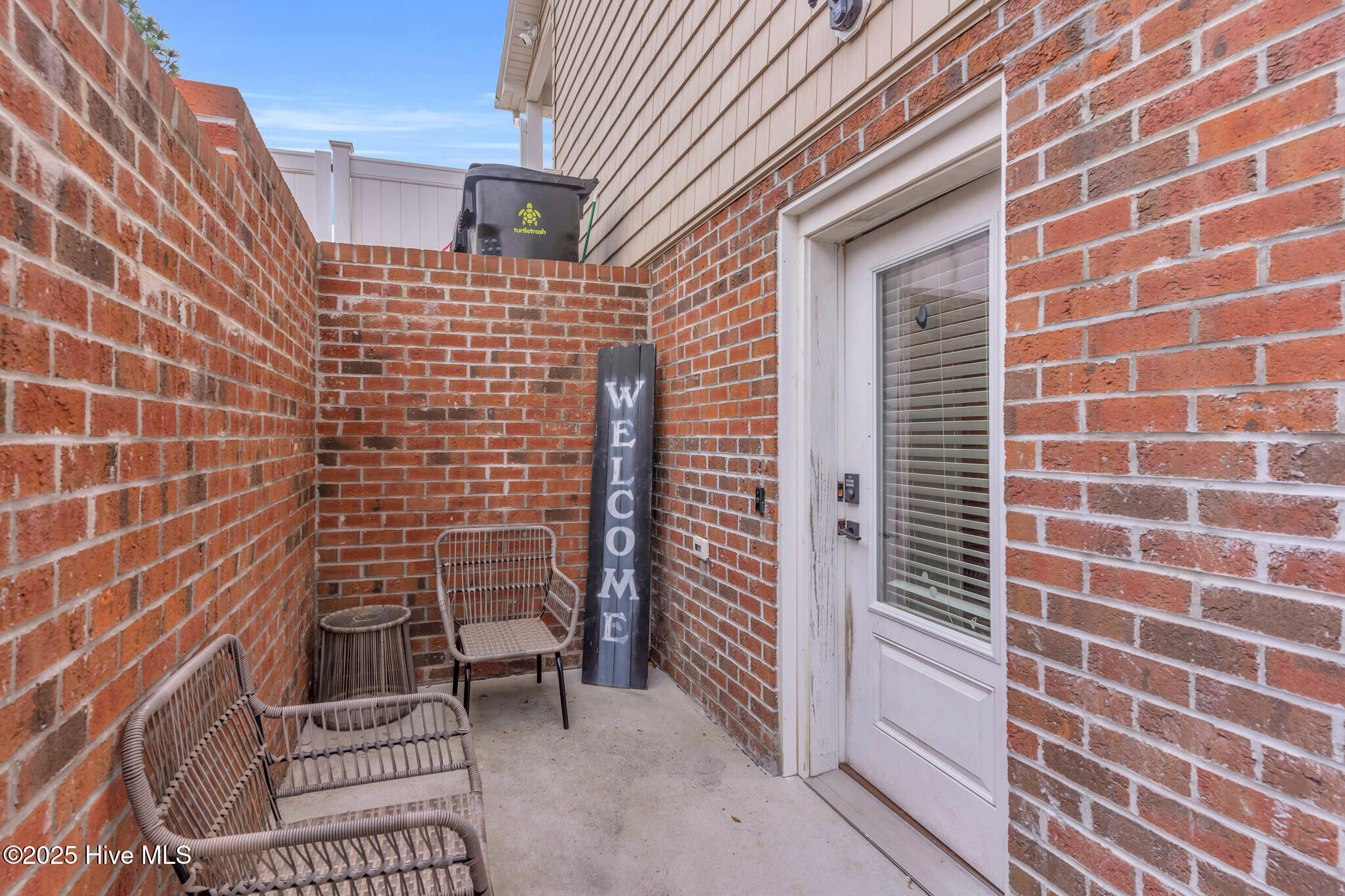 100494637 | Photo 71