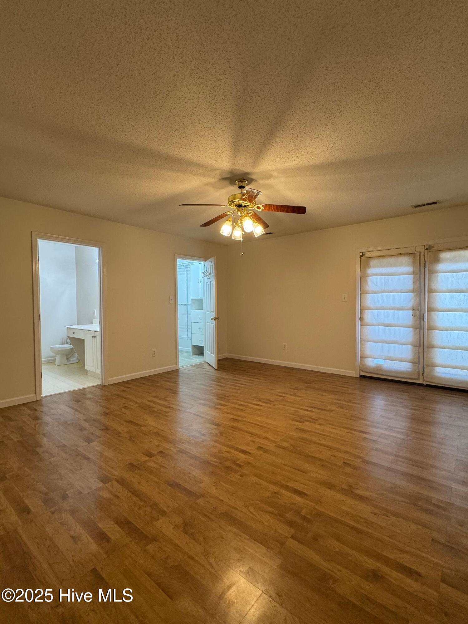 100539298 | Photo 14