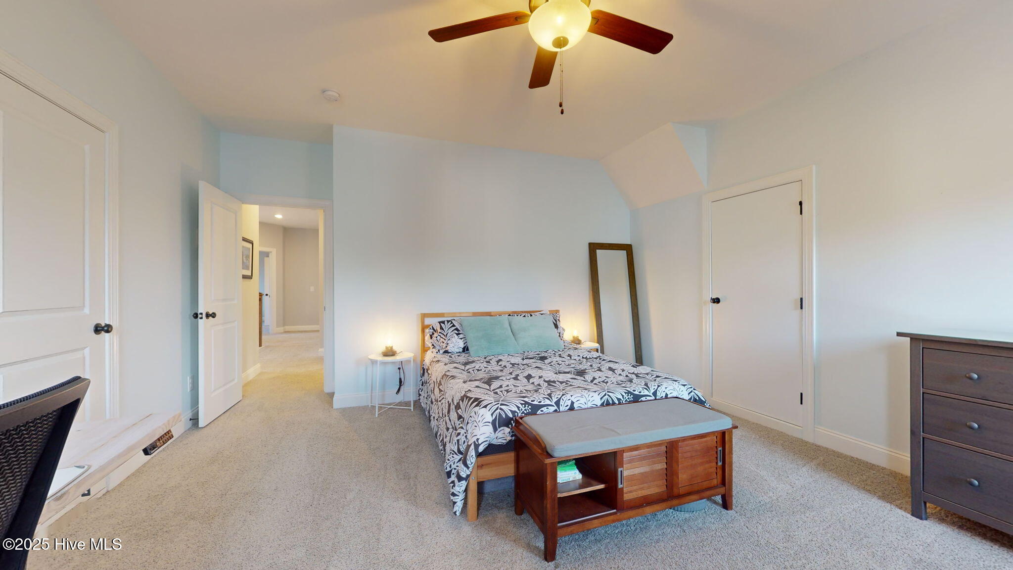 100518593 | Photo 53