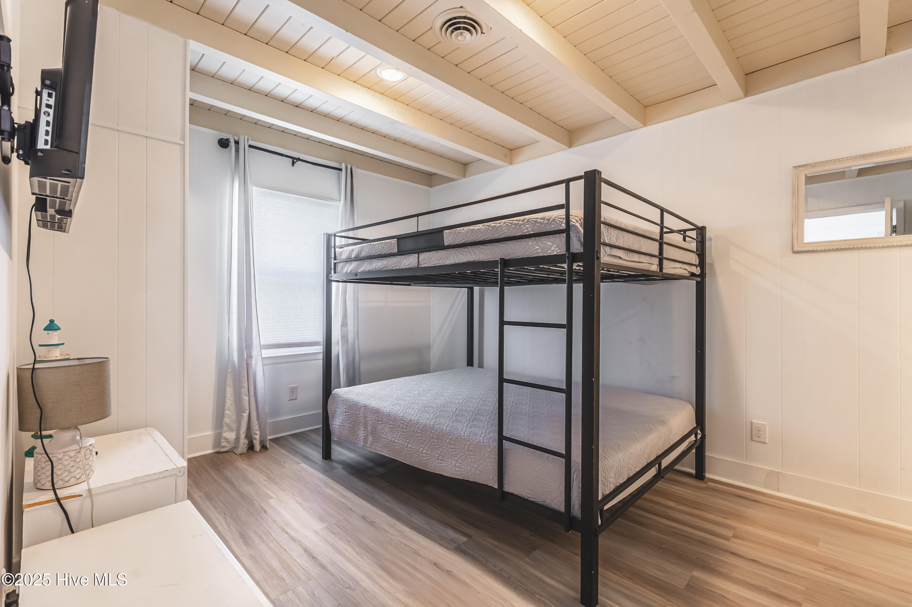 100521166 | Photo 21