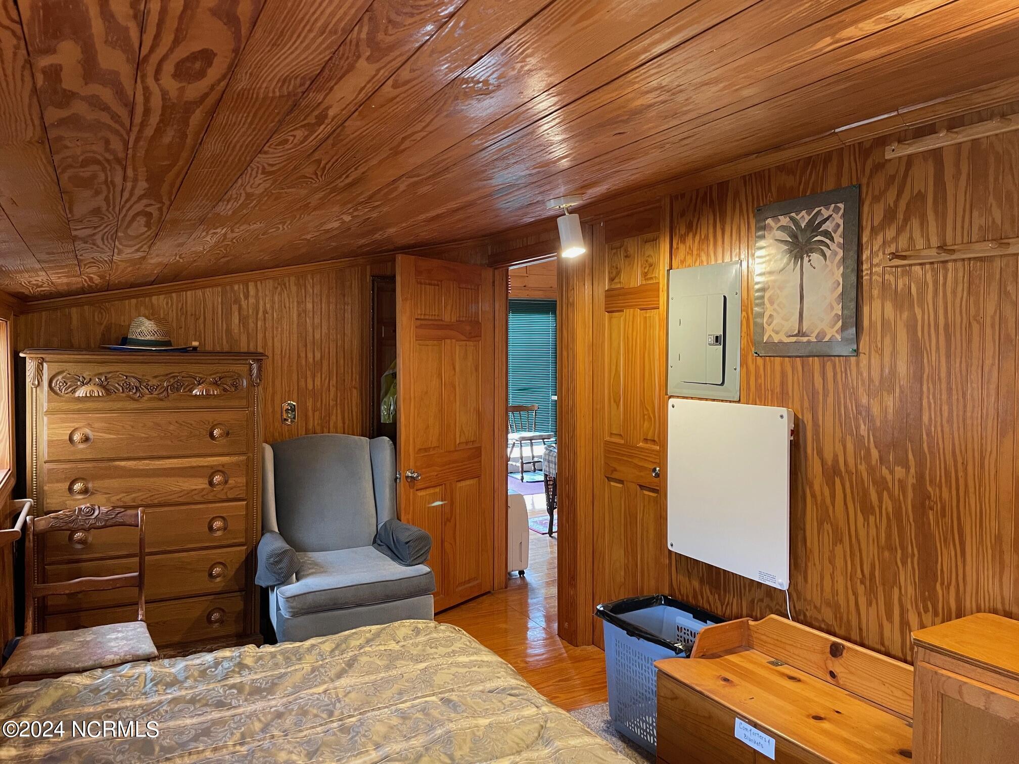2604 Cedar Island Road,Cedar Island